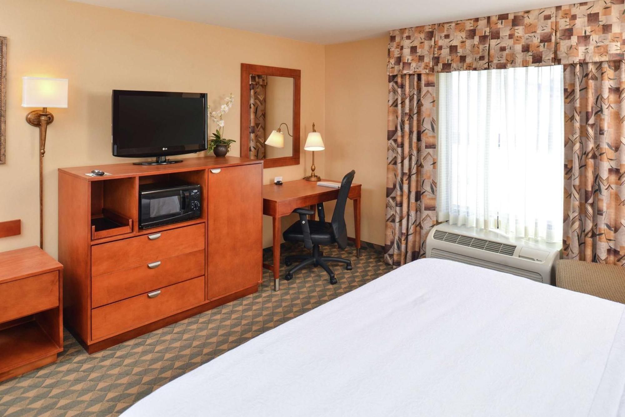 King Room with King Bed - Non-Smoking,1557893518:JPEG