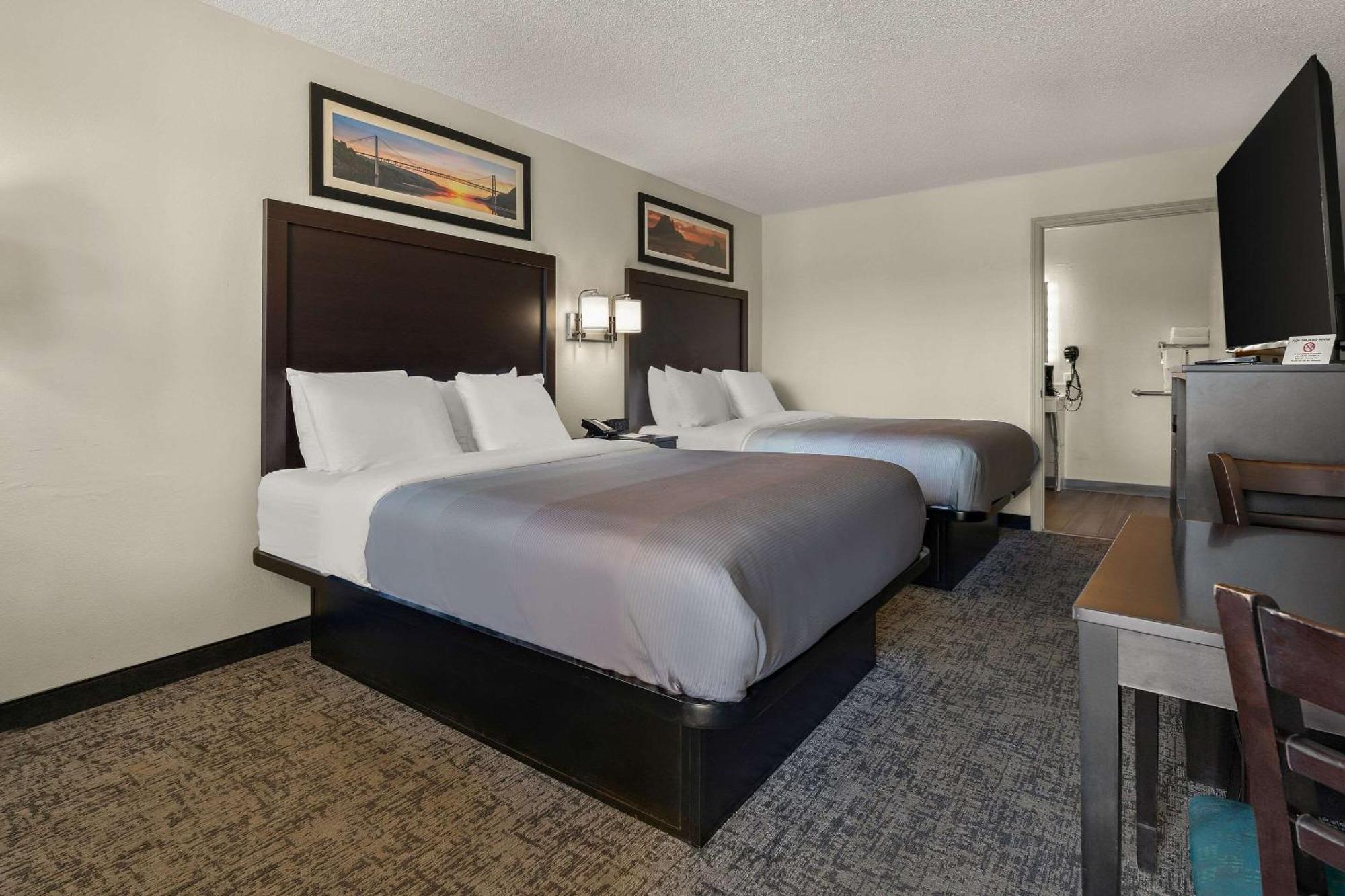 Queen Room with Two Queen Beds - Accessible/Non-Smoking,1572698645:JPEG