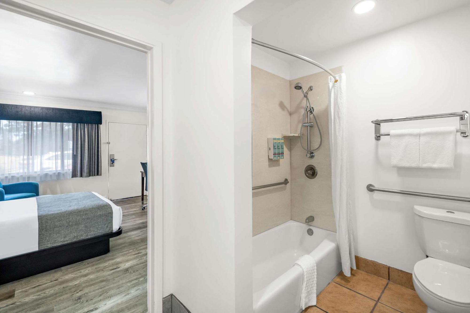 Queen Room with Bath Tub - Disability Access/Non-Smoking,1586838028:JPEG