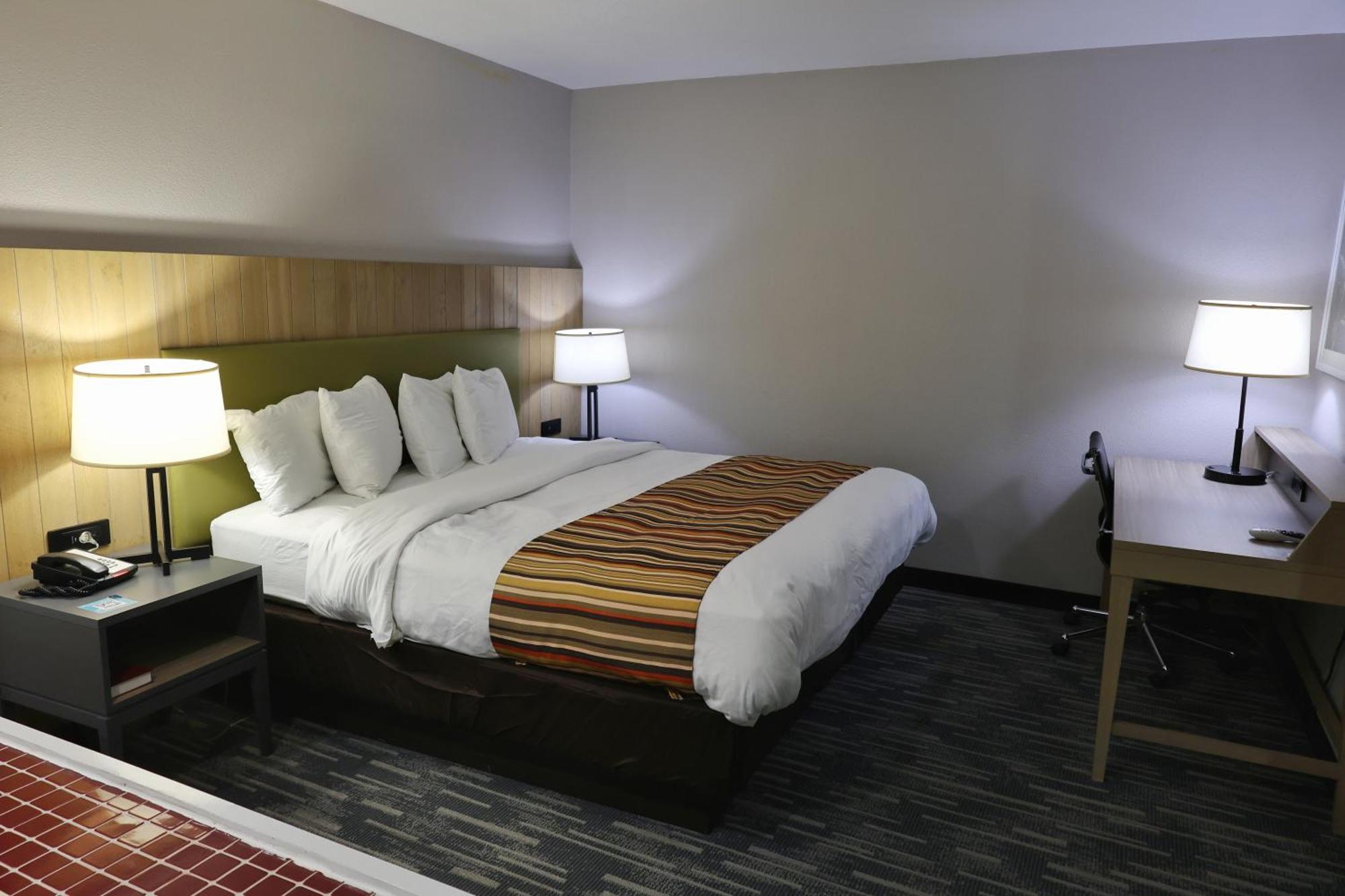 King Suite with Whirlpool