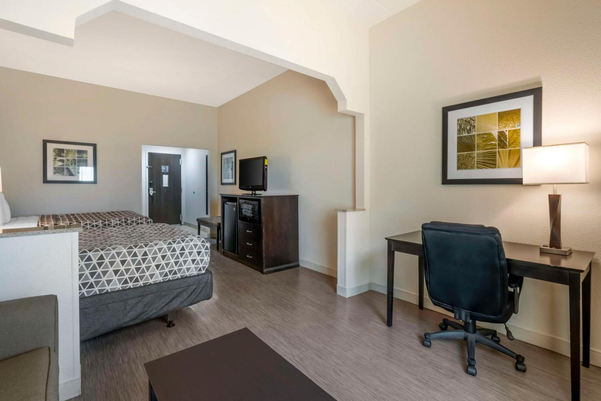 Suite with Two Double Beds - Non-Smoking