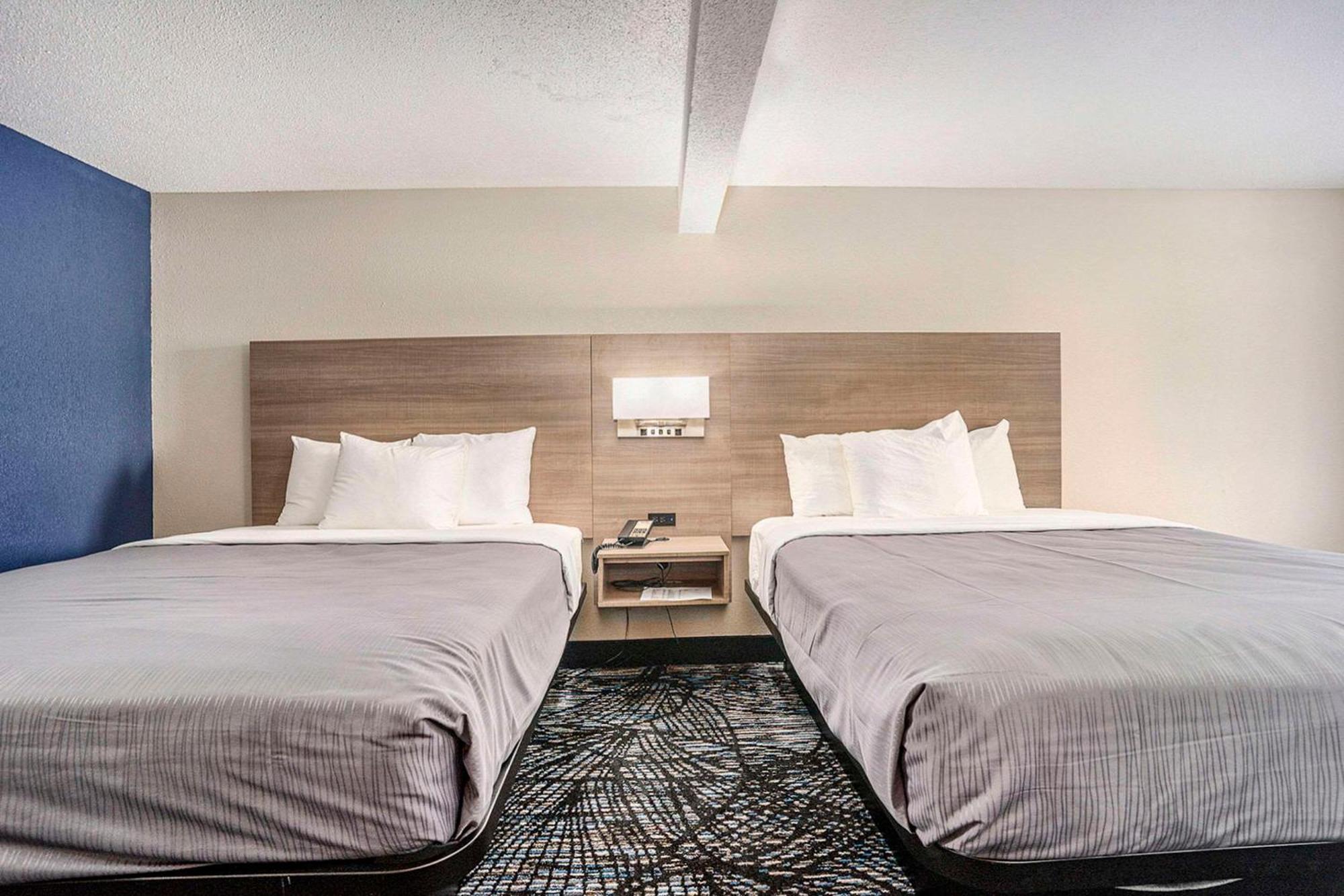 Queen Room with Two Queen Beds,1596882422:JPEG