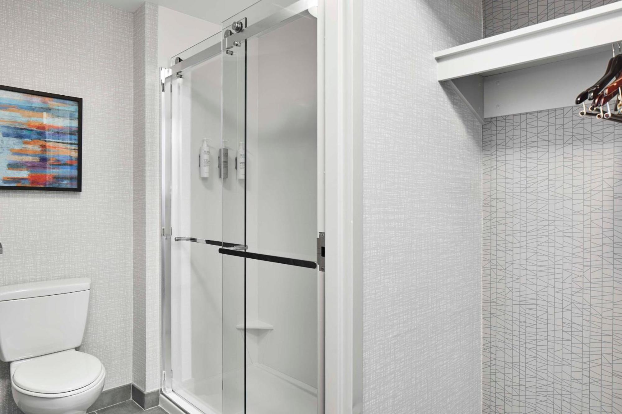 King Room with Wet Bar