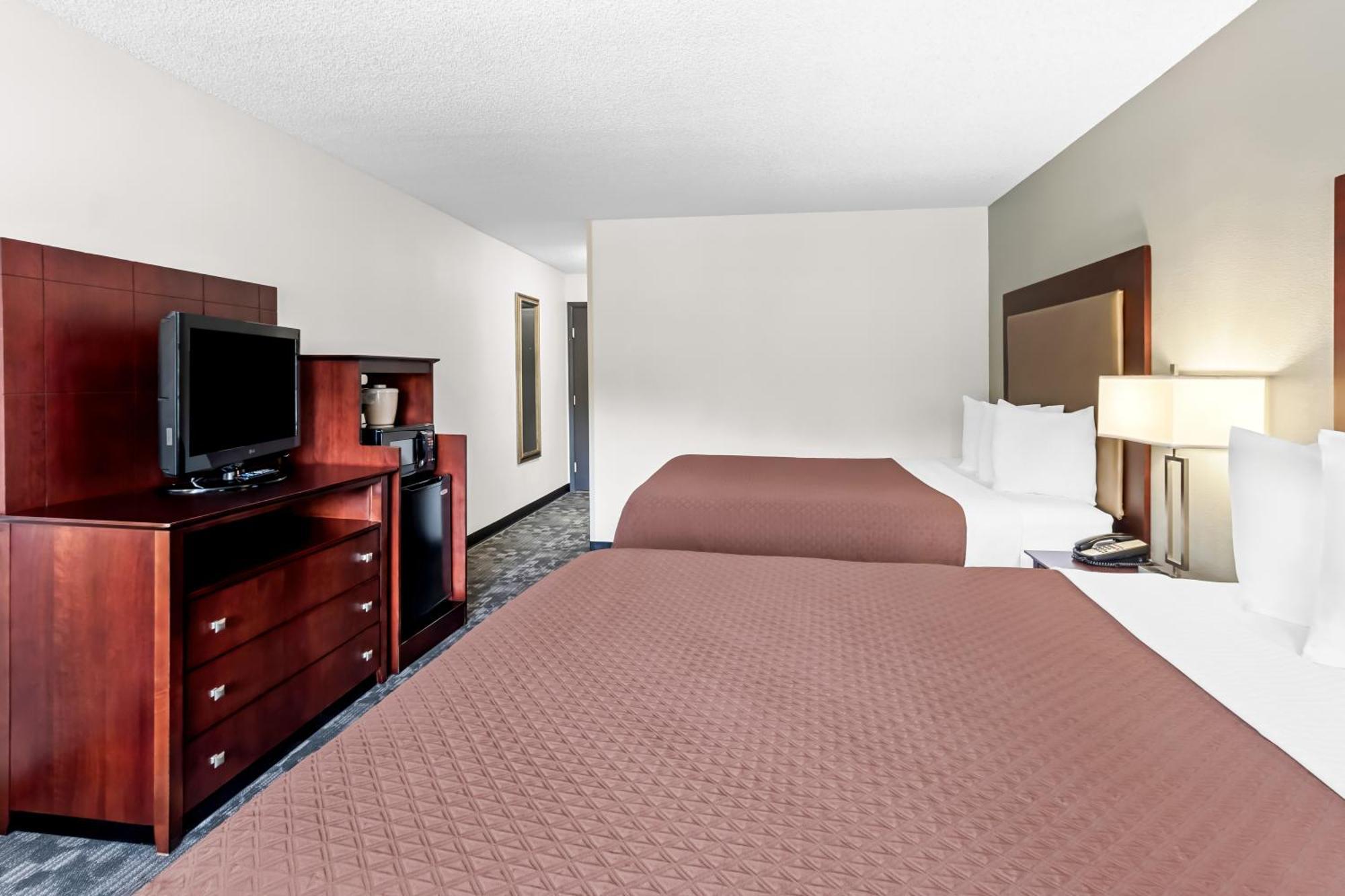 Standard Queen Room with Two Queen Beds,1604085503:JPEG