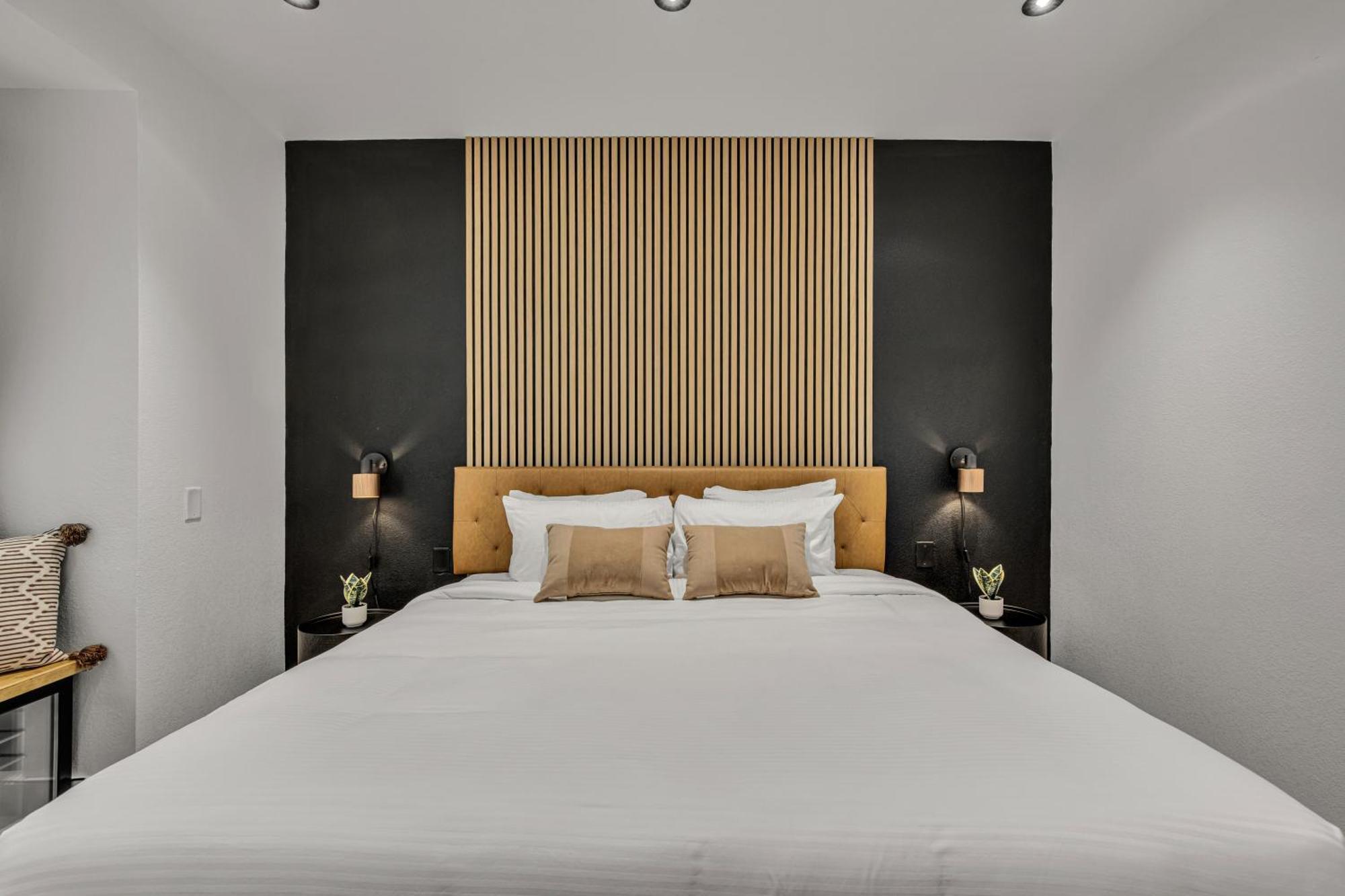 Deluxe King Room,1604085621:JPEG