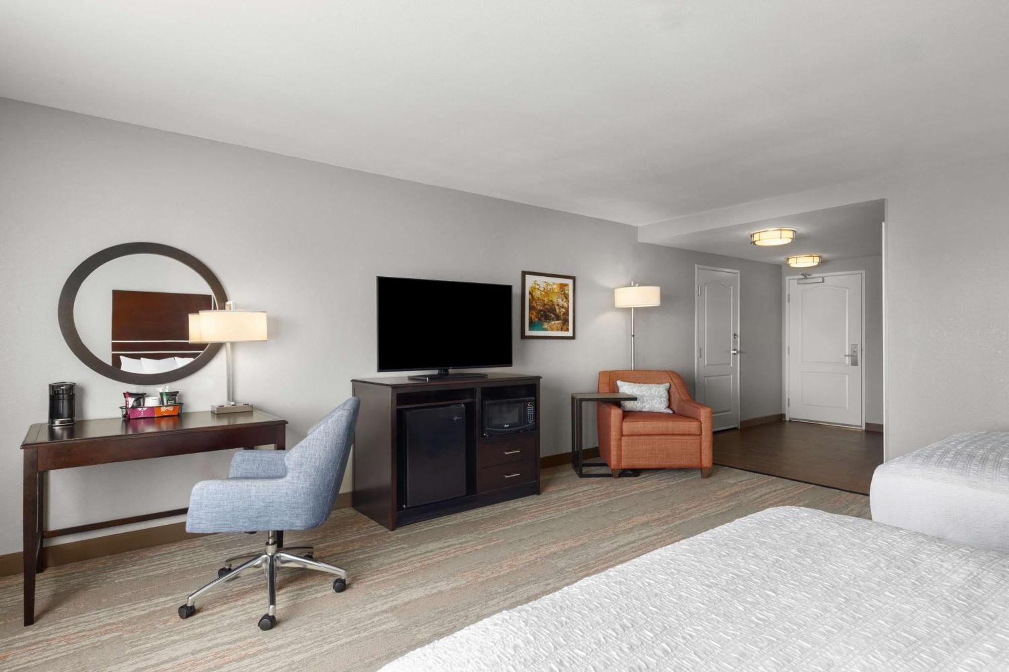 Queen Room with Two Queen Beds - Mobility and Hearing Access/Non-Smoking,1604104344:JPEG