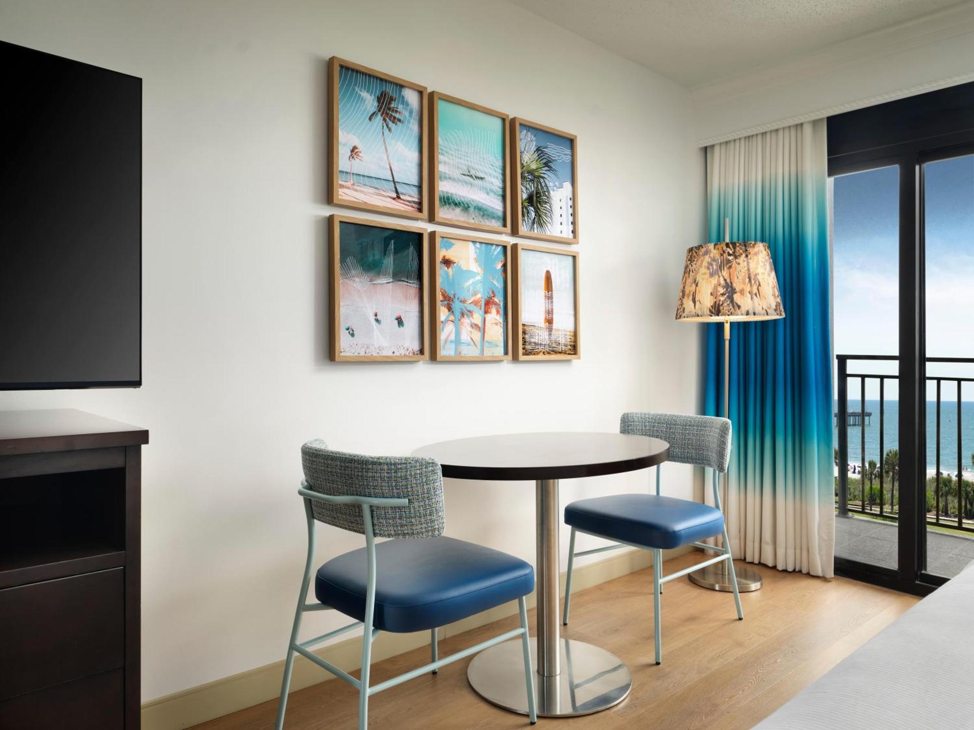 2 Queen Oceanview with Balcony