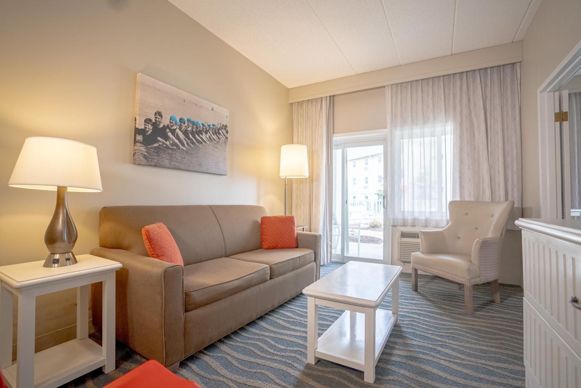 Suite with Lake View,1609326545:JPEG