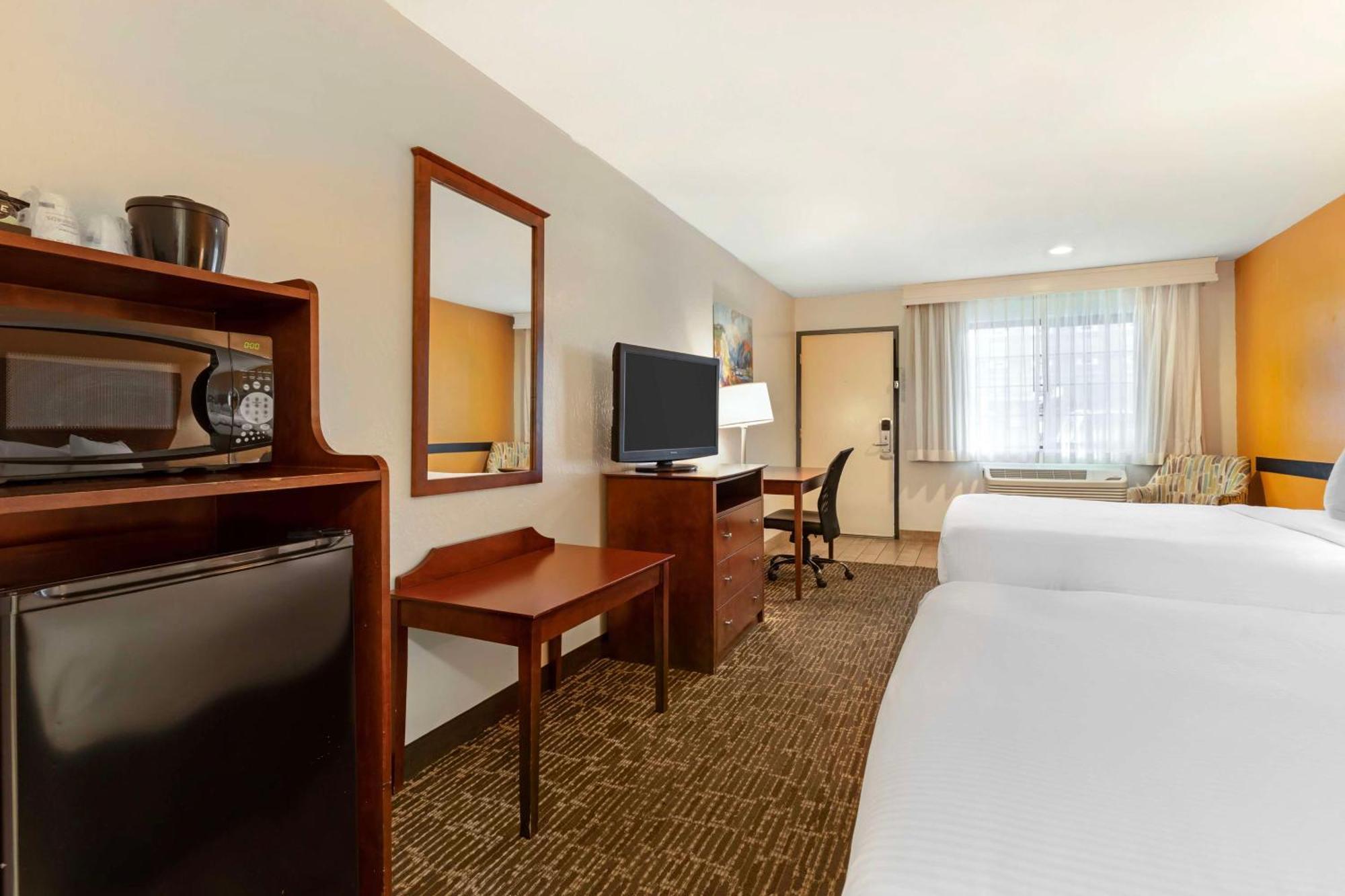 Queen Room with Two Queen Beds - Non-Smoking