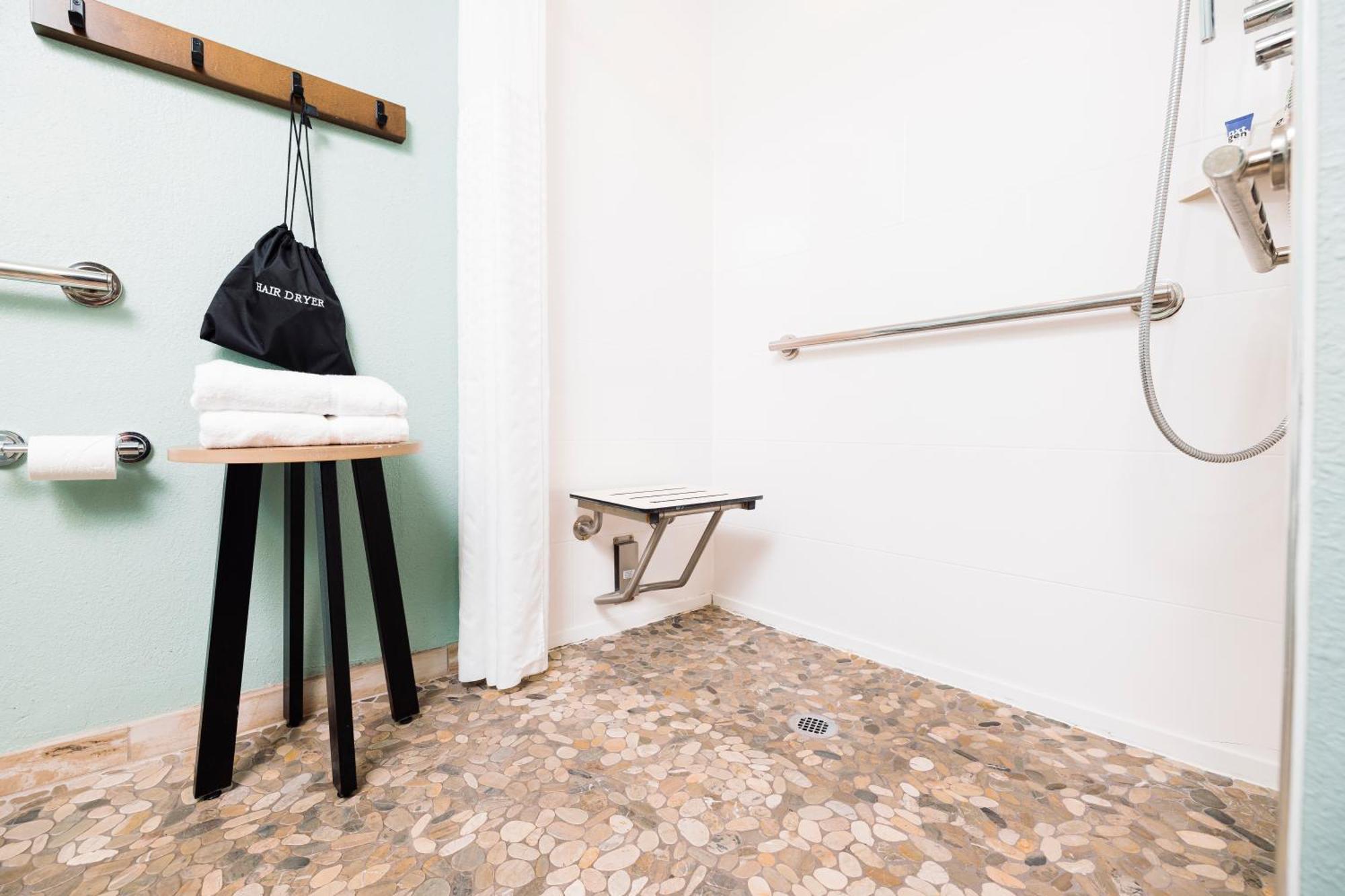 Queen Room - Disability Access