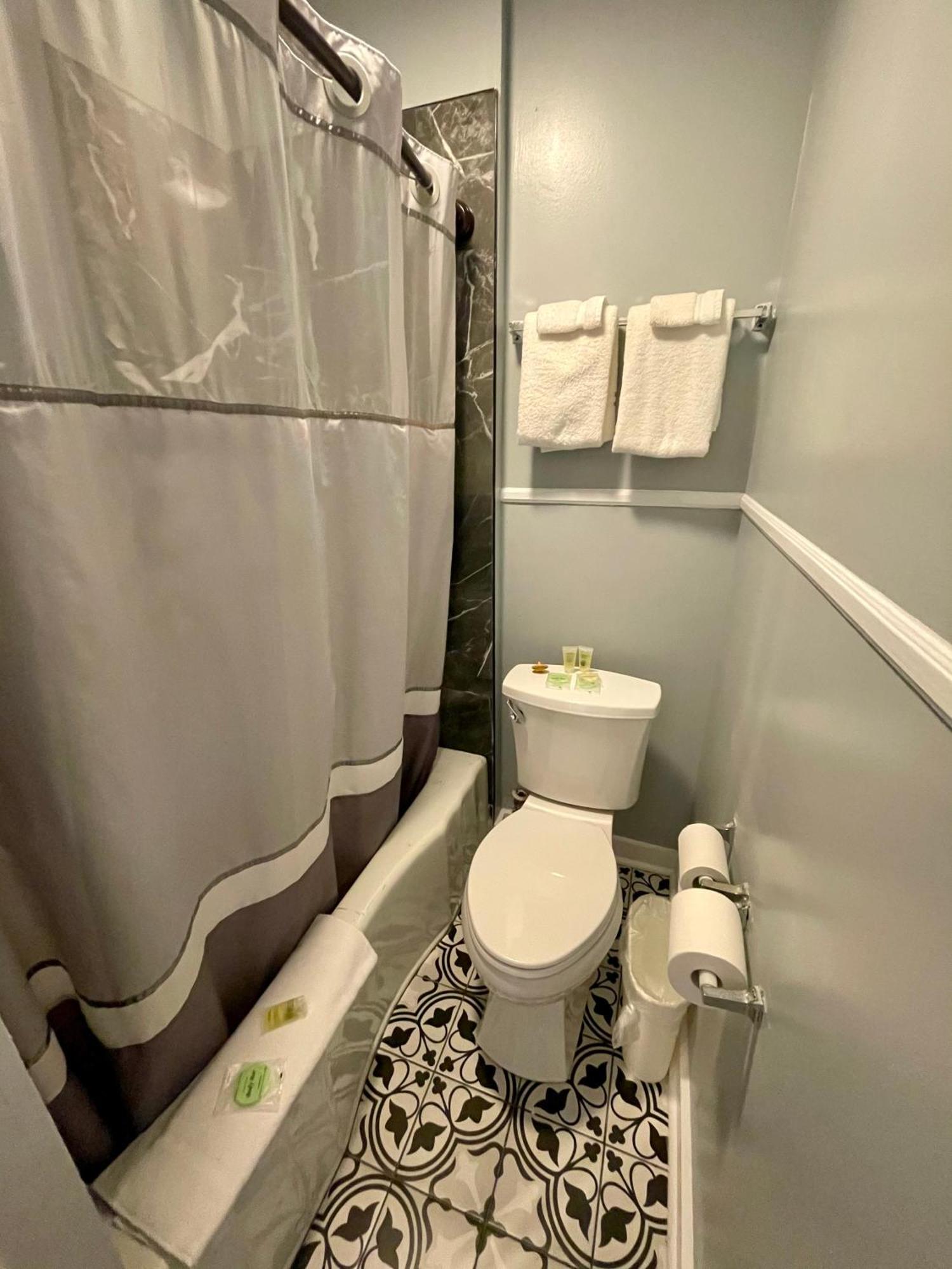 Standard Queen Room,1610240723:JPEG