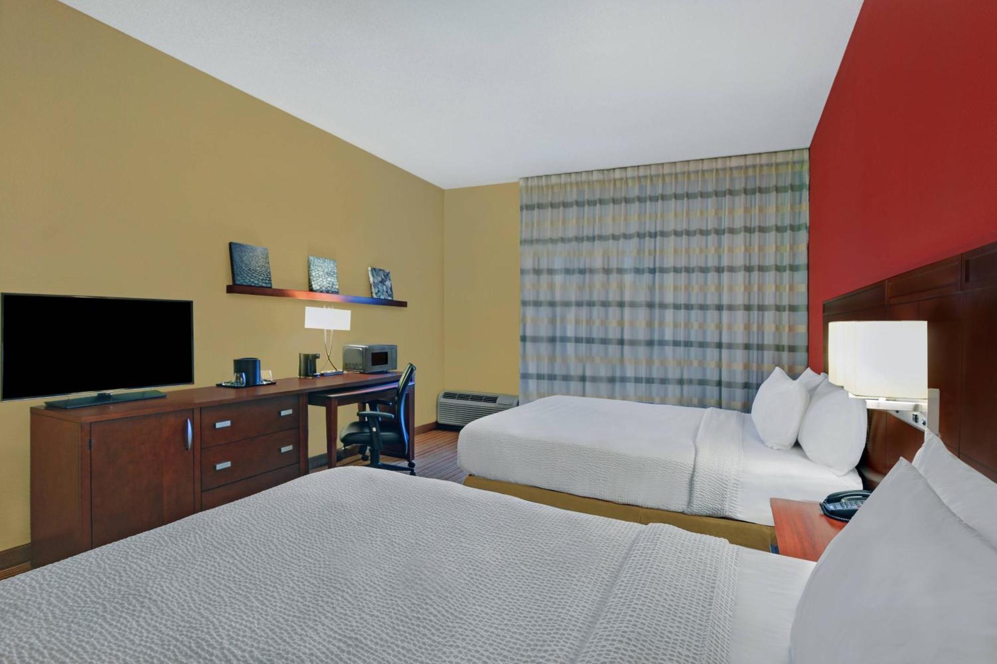 Queen Room with Two Queen Beds,1709530301:JPEG