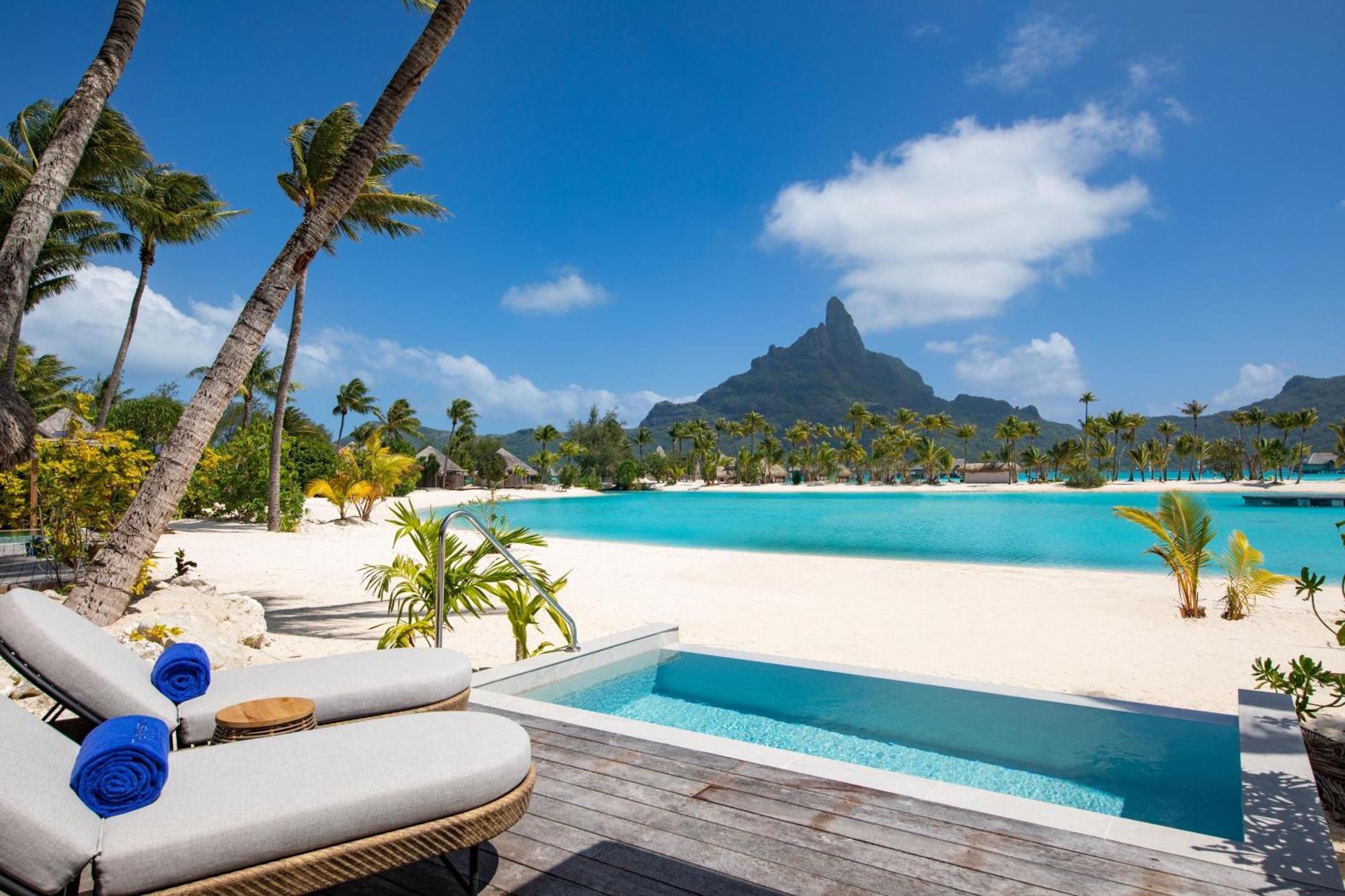 Beach Bungalow Lagoon View with Plunge Pool