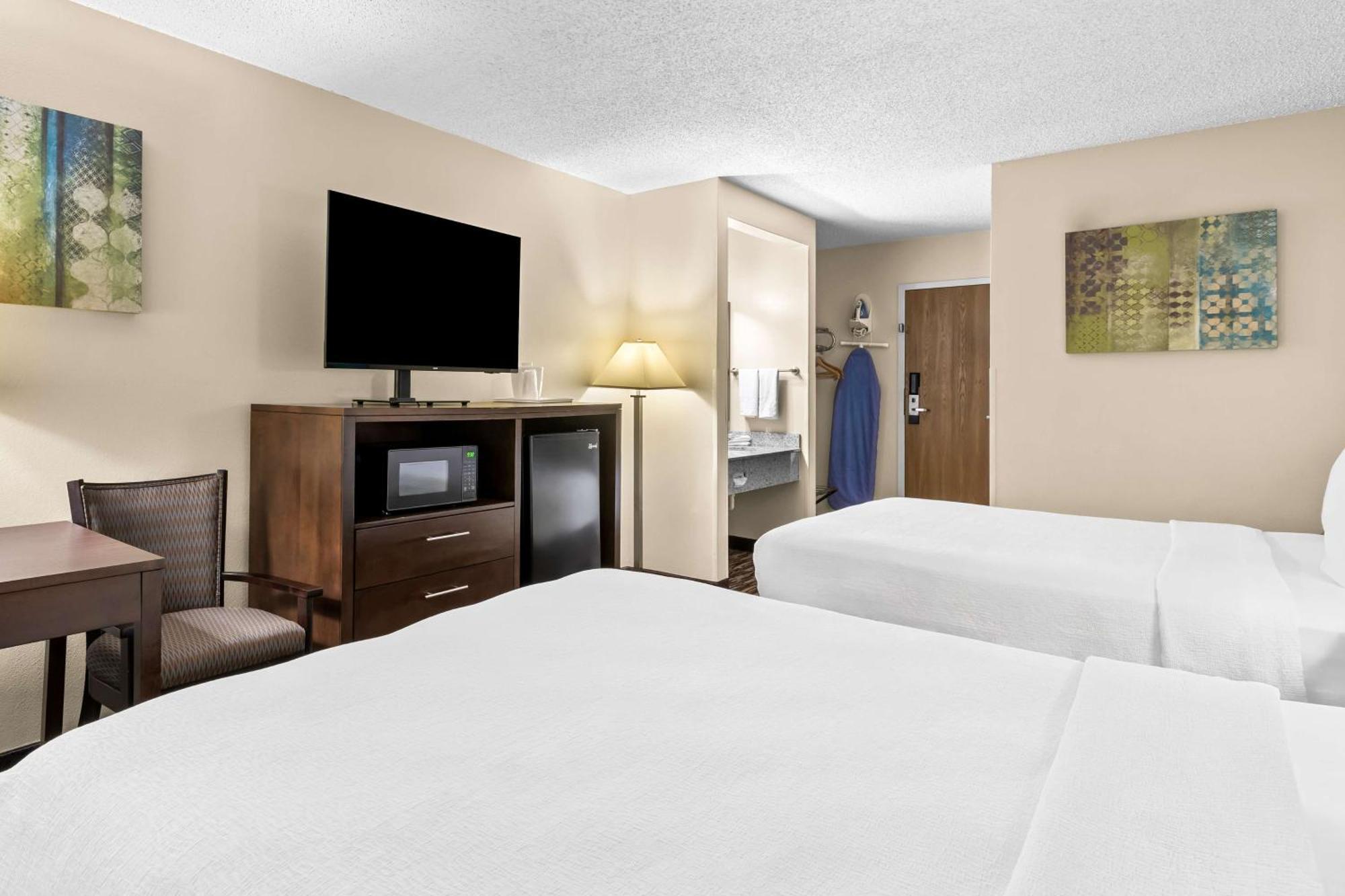 Queen Room with Two Queen Beds - Non-Smoking