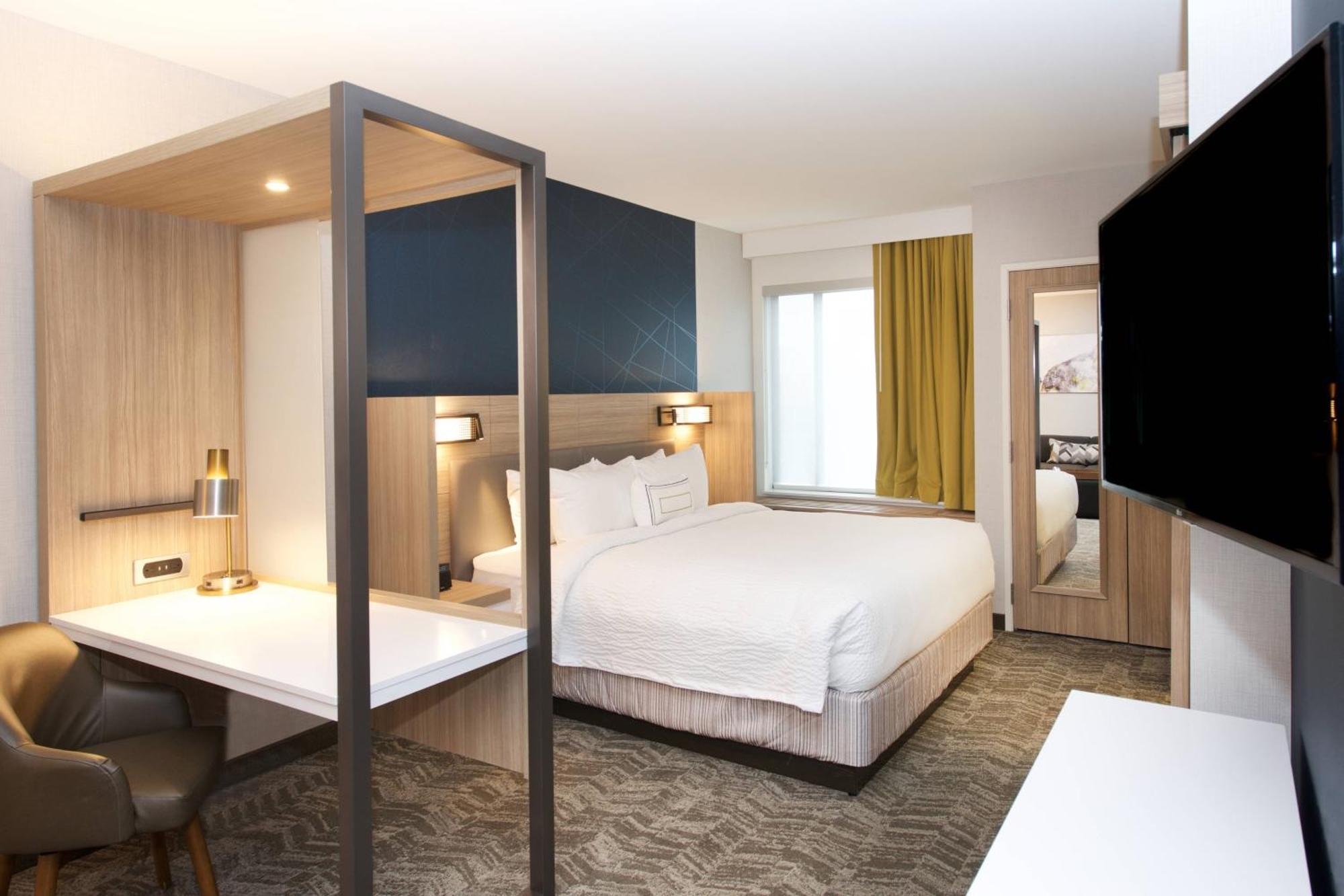 Queen Suite with Trundle Sofa - Hearing Accessible