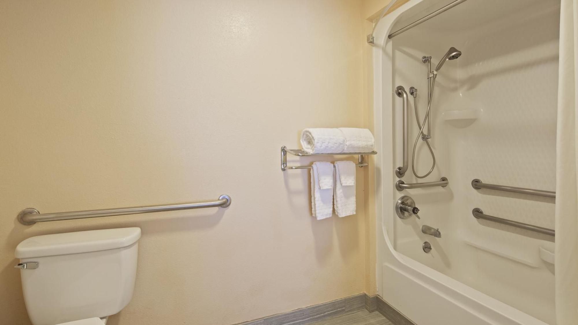 King Room with Bath Tub - Disability Access/Non-Smoking