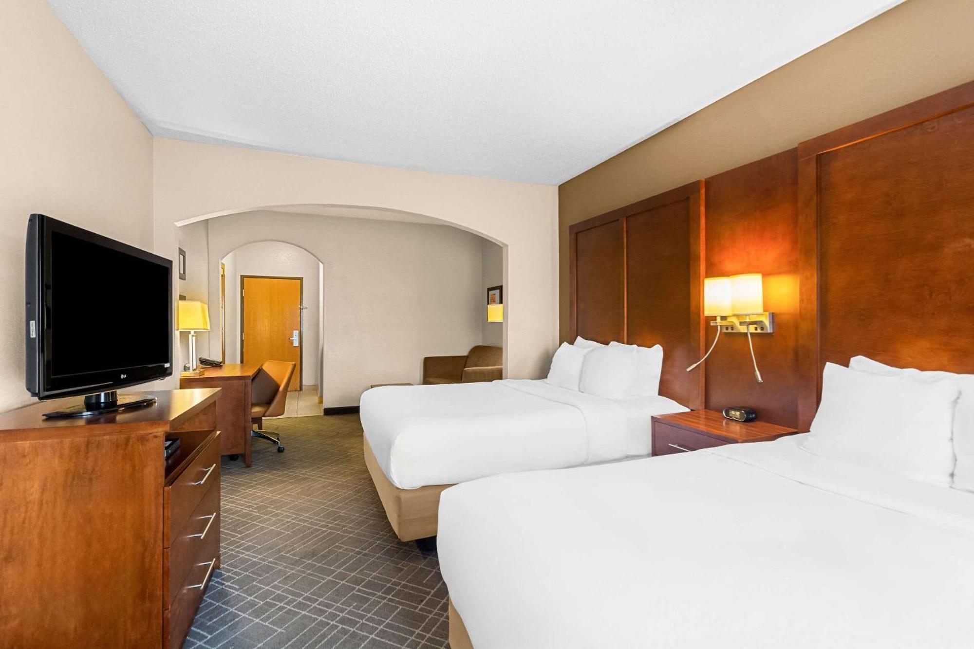 Queen Suite with Two Queen Beds with Sofa Bed - Non-Smoking,1618836736:JPEG