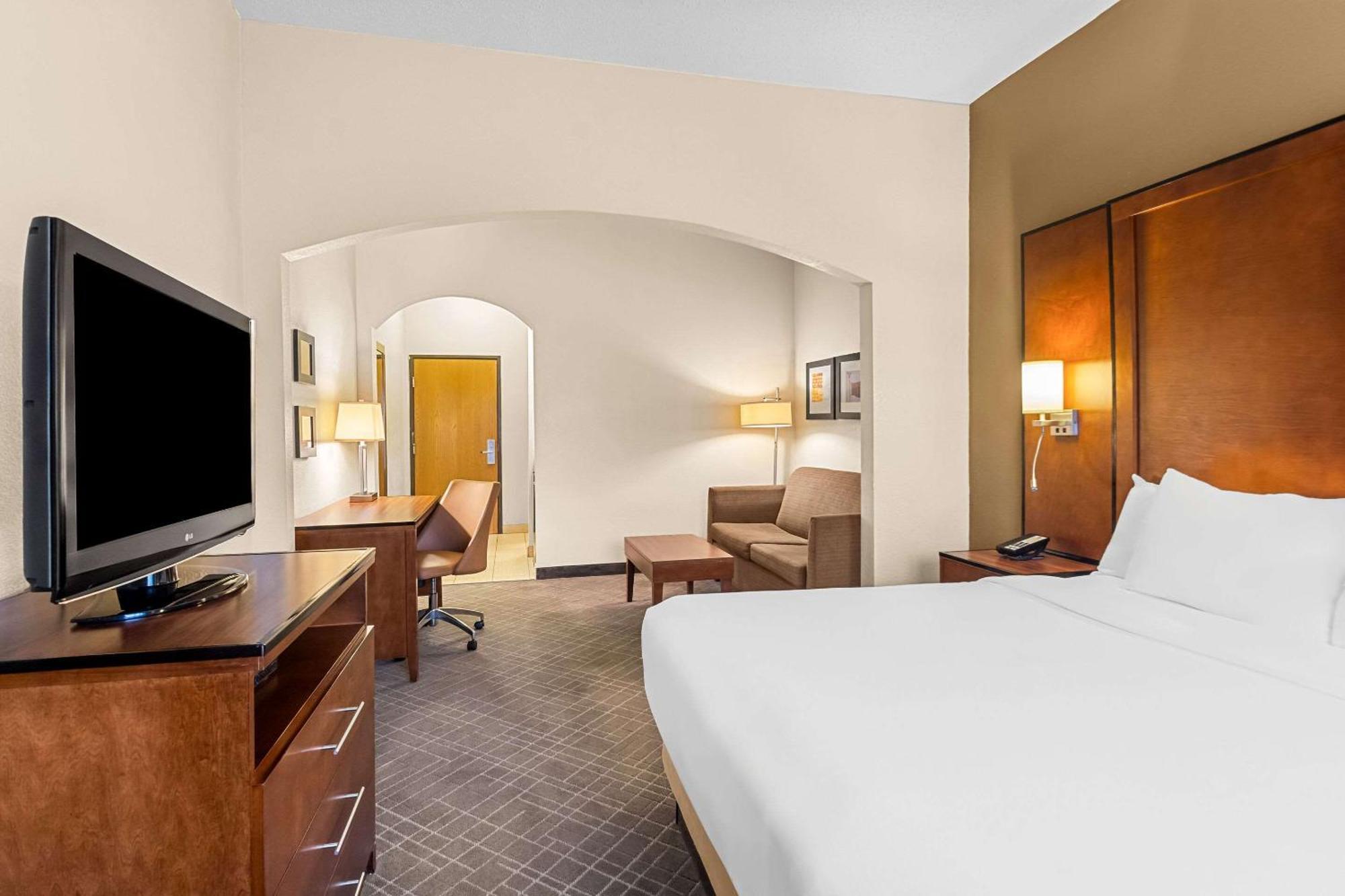 King Suite with Sofa Bed  - Non-Smoking,1618836746:JPEG