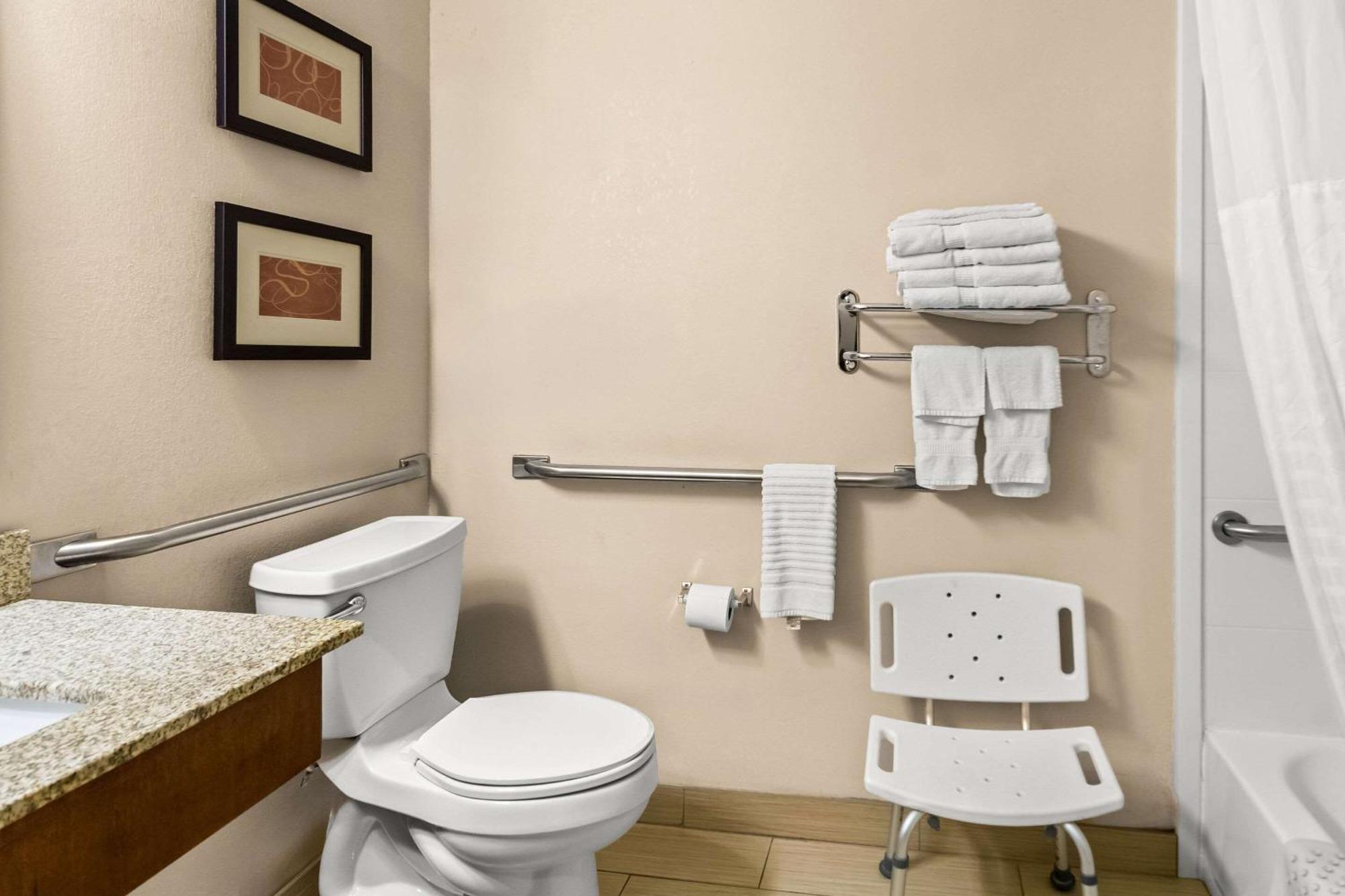 King Suite - Accessible/Non-Smoking,1618836748:JPEG