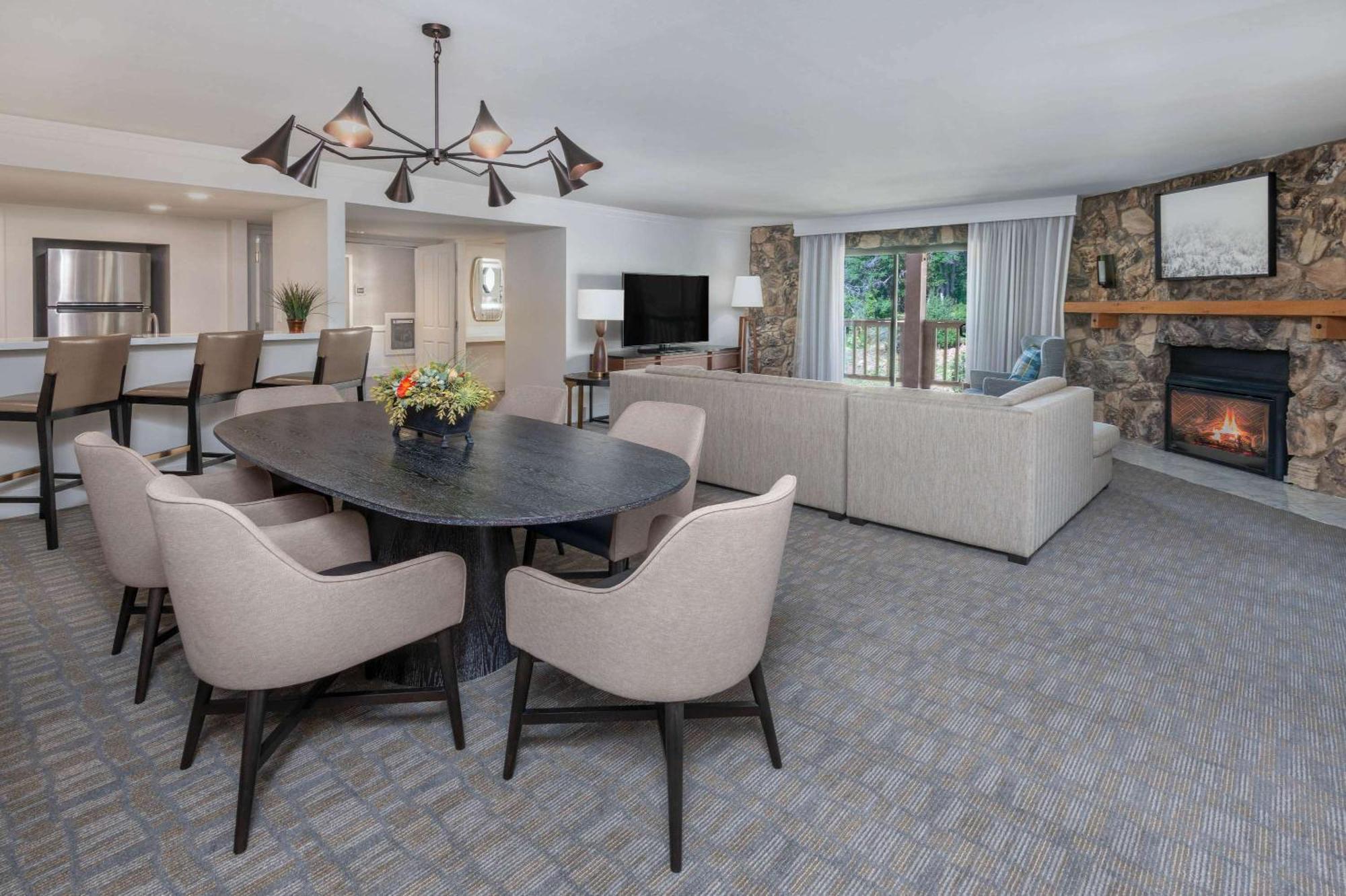 Presidential Suite,913266199:JPEG