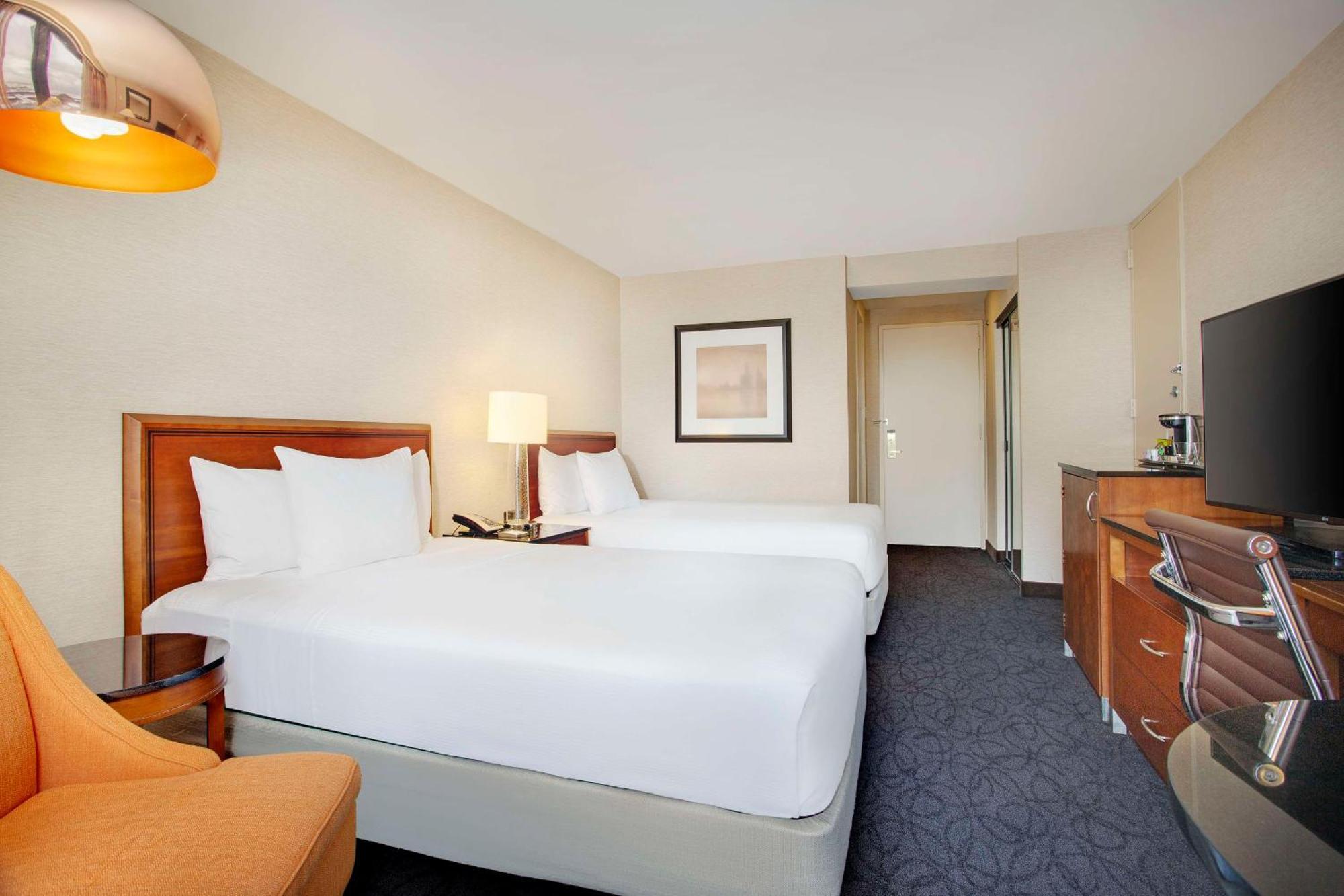 Double Room with Two Double Beds - Runway View