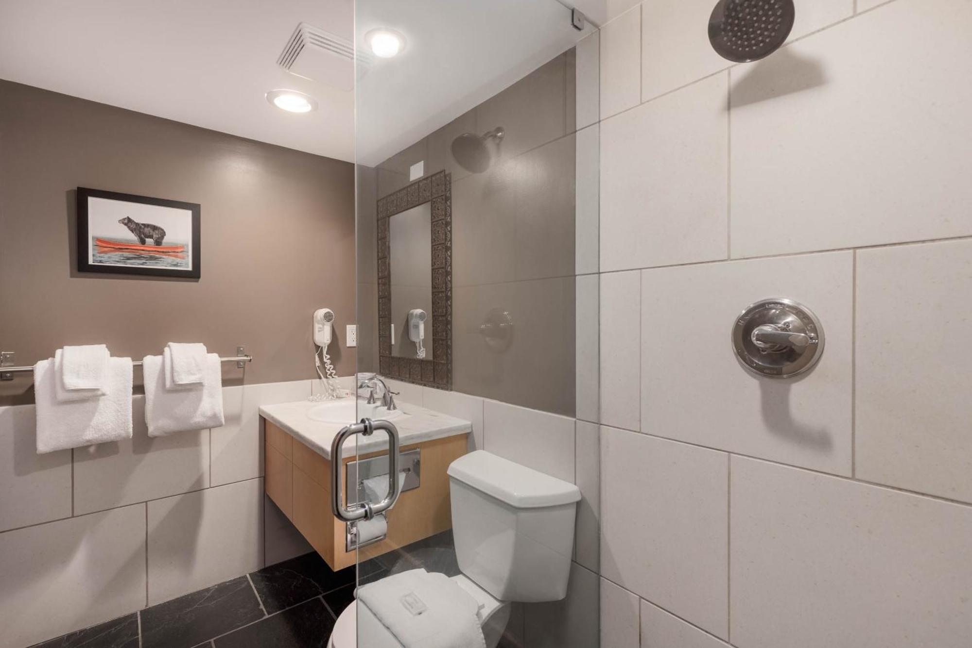 One-Bedroom Suite,1621408796:JPEG