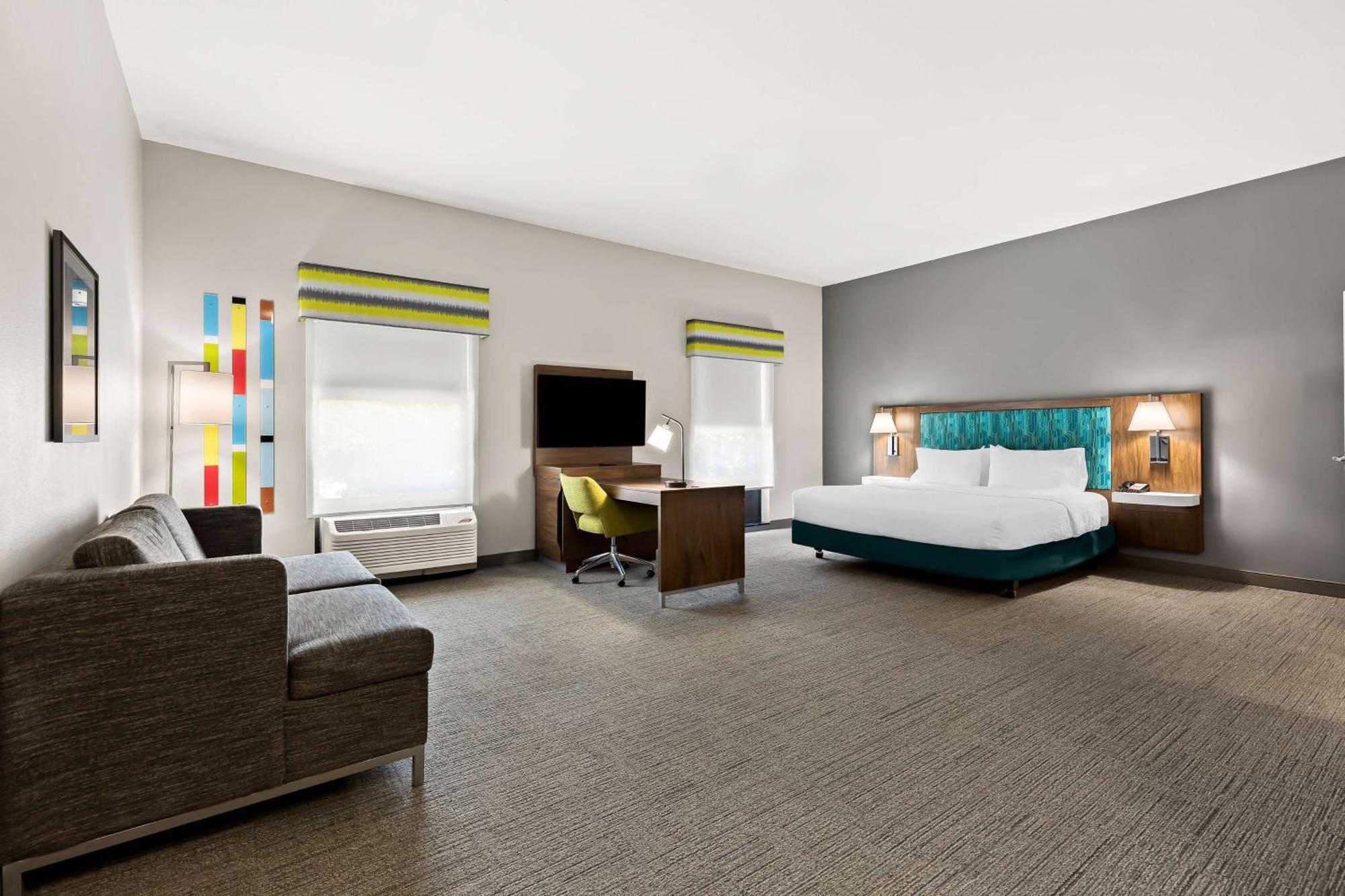 King Studio Suite with Sofa Bed - Hearing Access/Non-Smoking
