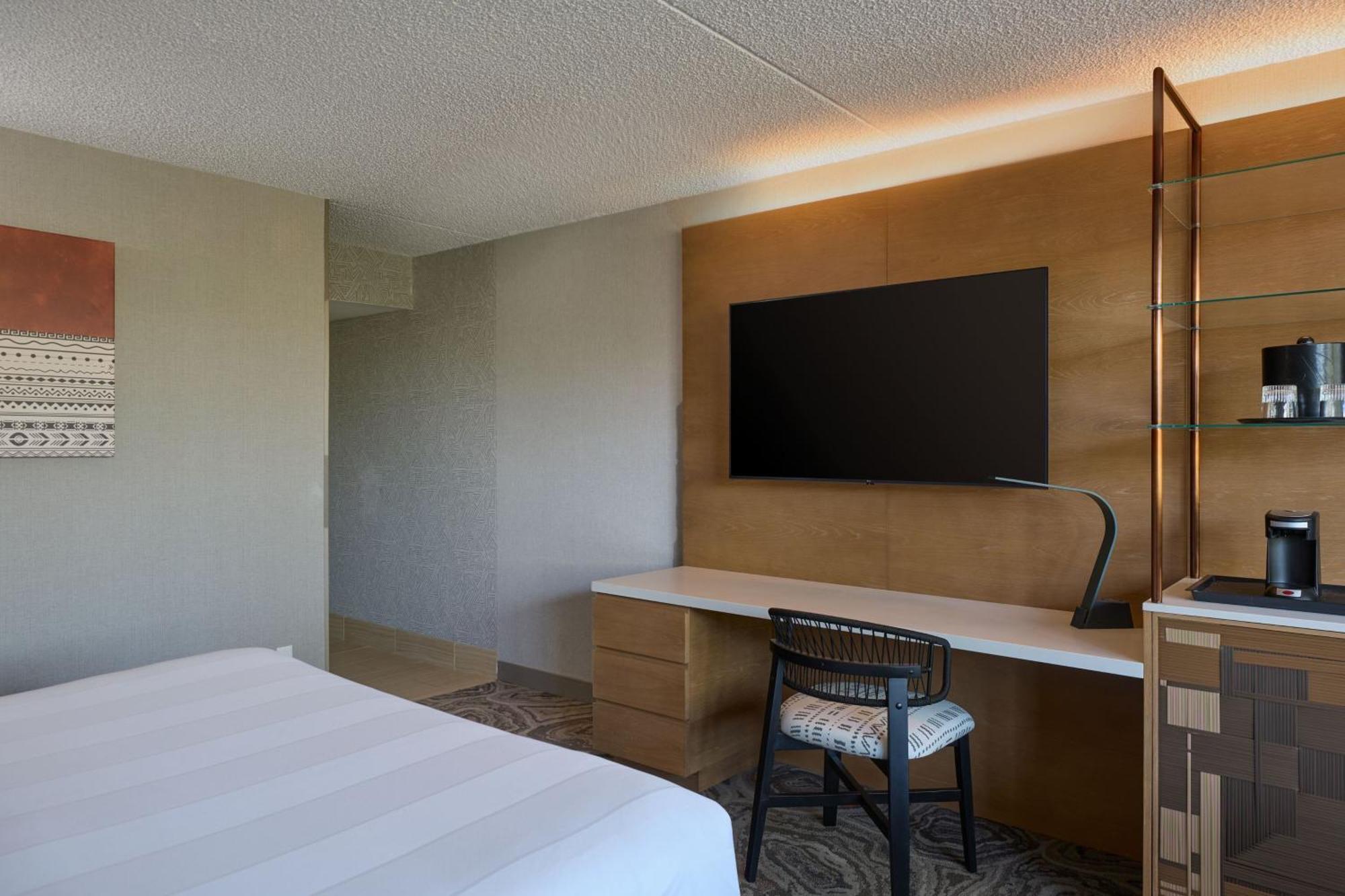King Room with King Bed