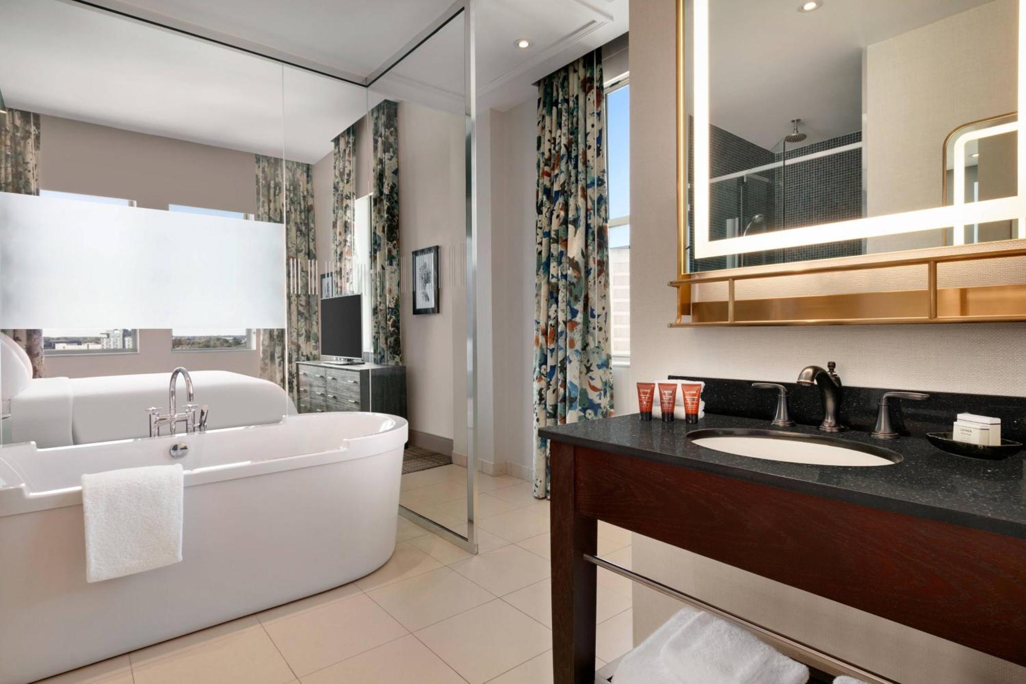Penthouse King Suite