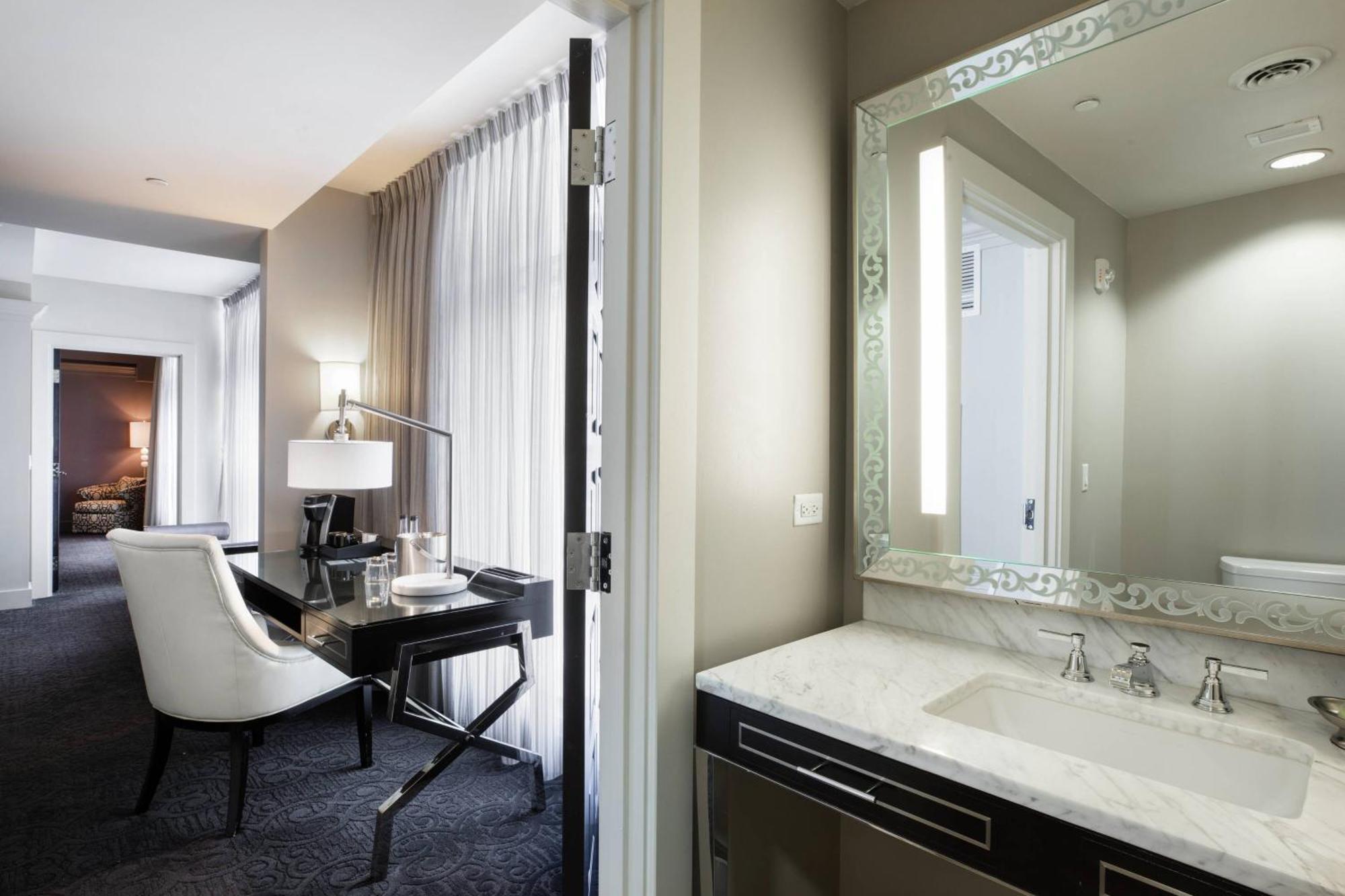 Parlor, 1 King,1631570993:JPEG