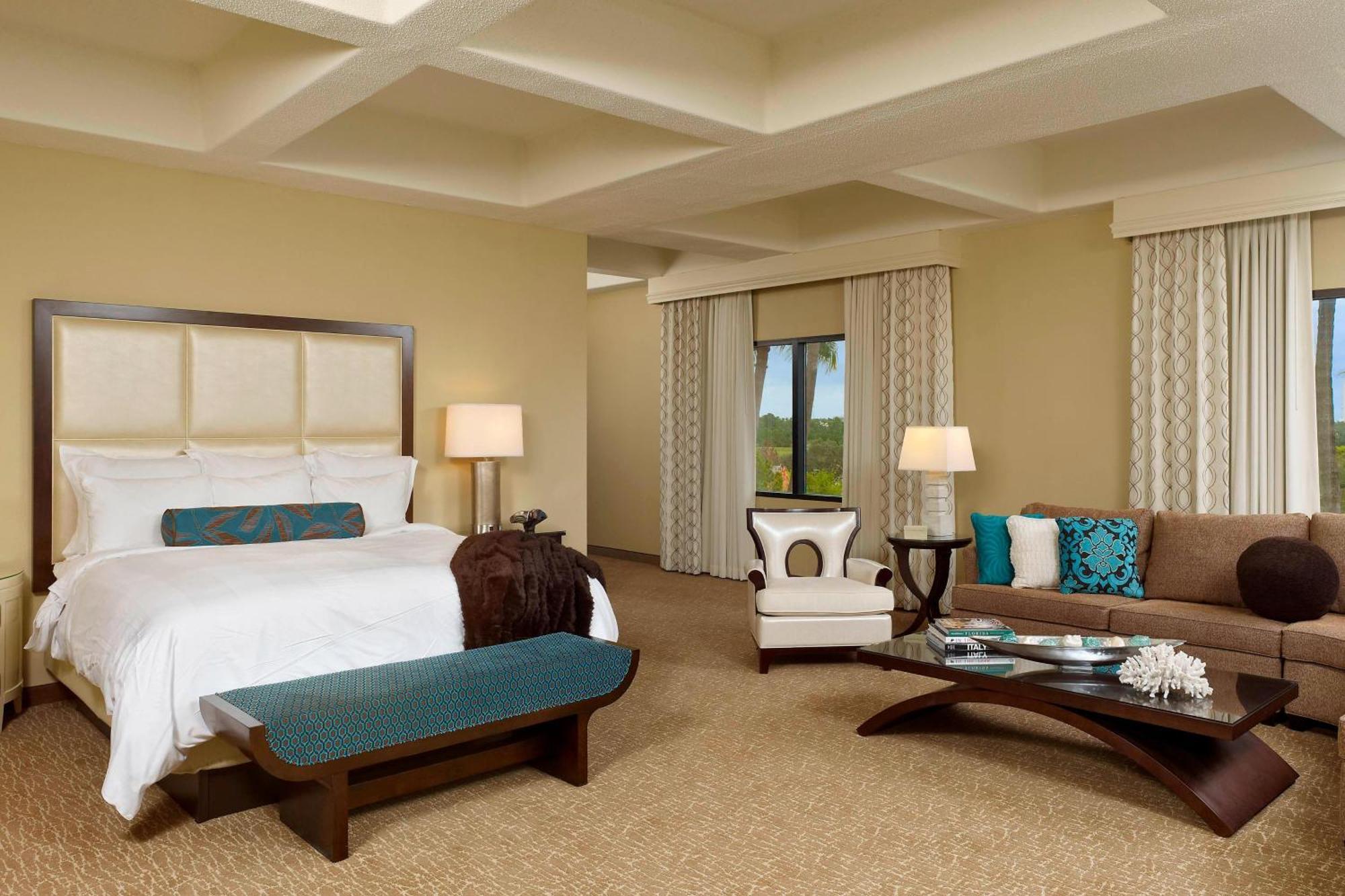 Corner Junior Suite with King Bed,1632221282:JPEG