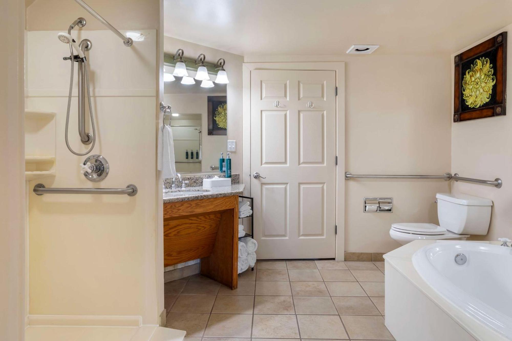 1 BEDROOM 1 KING SUITE W or HR ACC 3X3 SHOWER,1641731466:JPEG