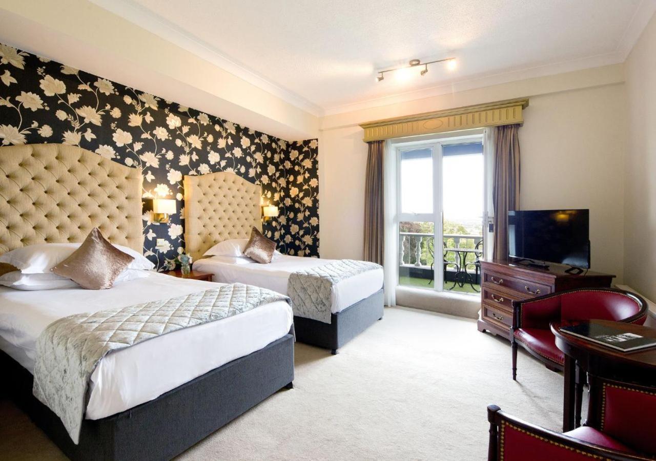 Twin Room (2 Adults Max)