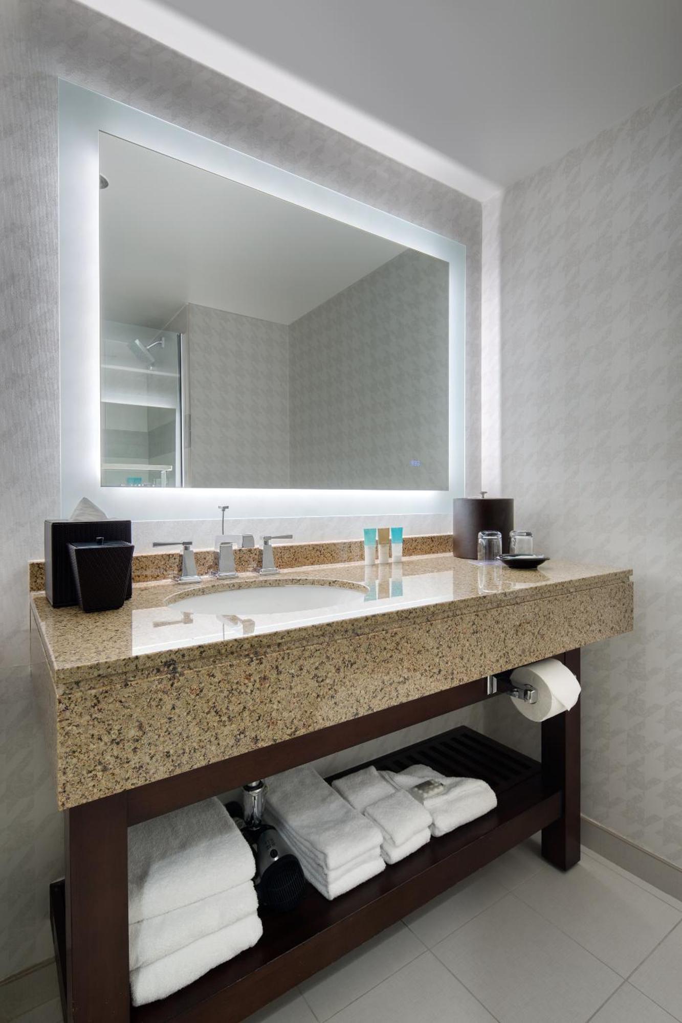 Executive Suite,1498495141:JPEG