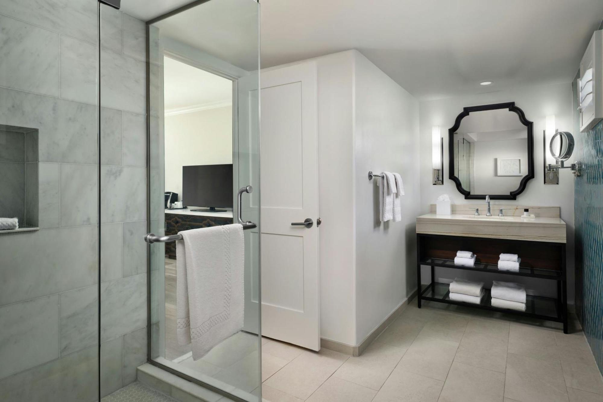 Classic King Room (No Resort Fees),1643179154:JPEG