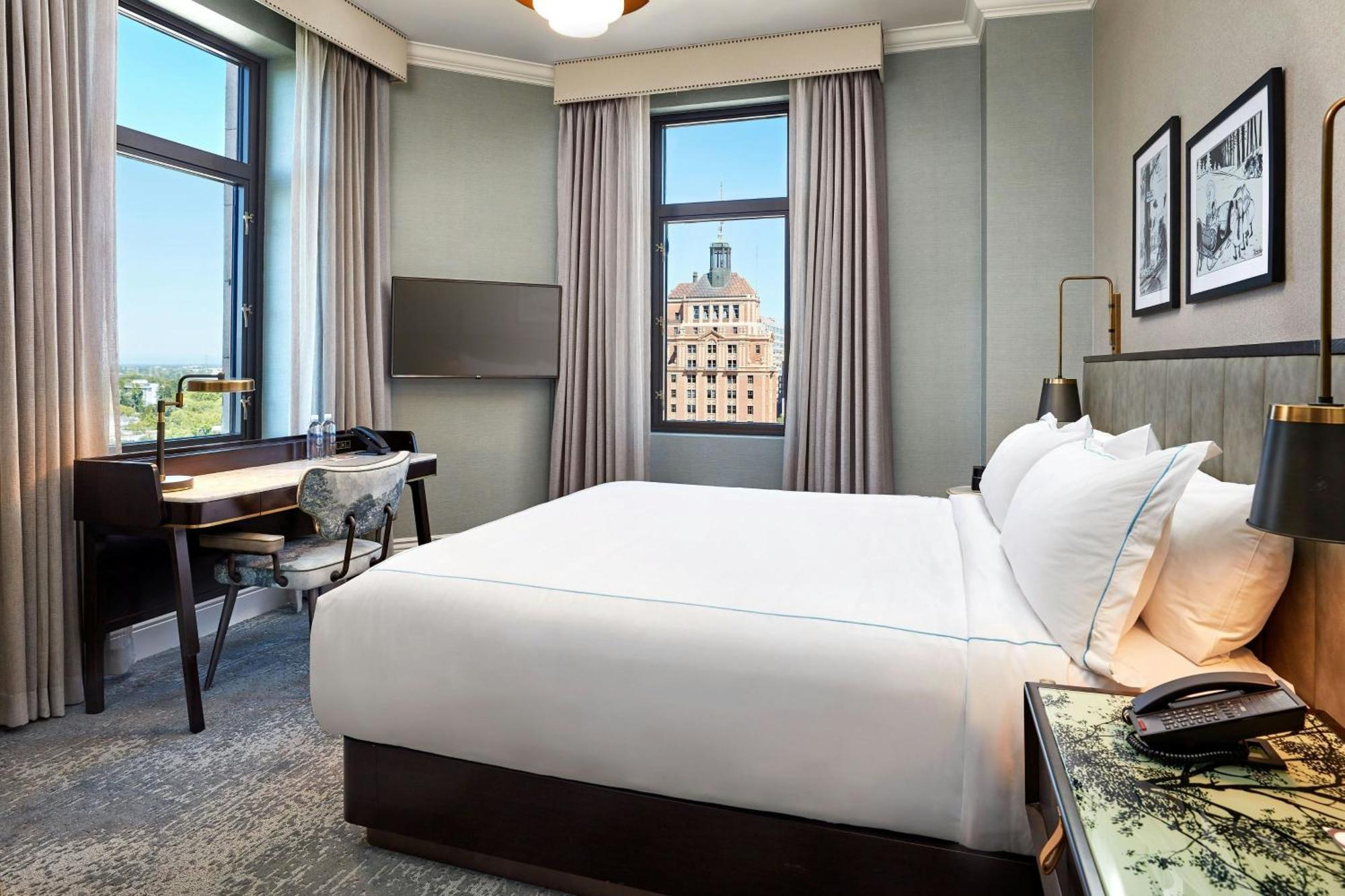 Deluxe King Room