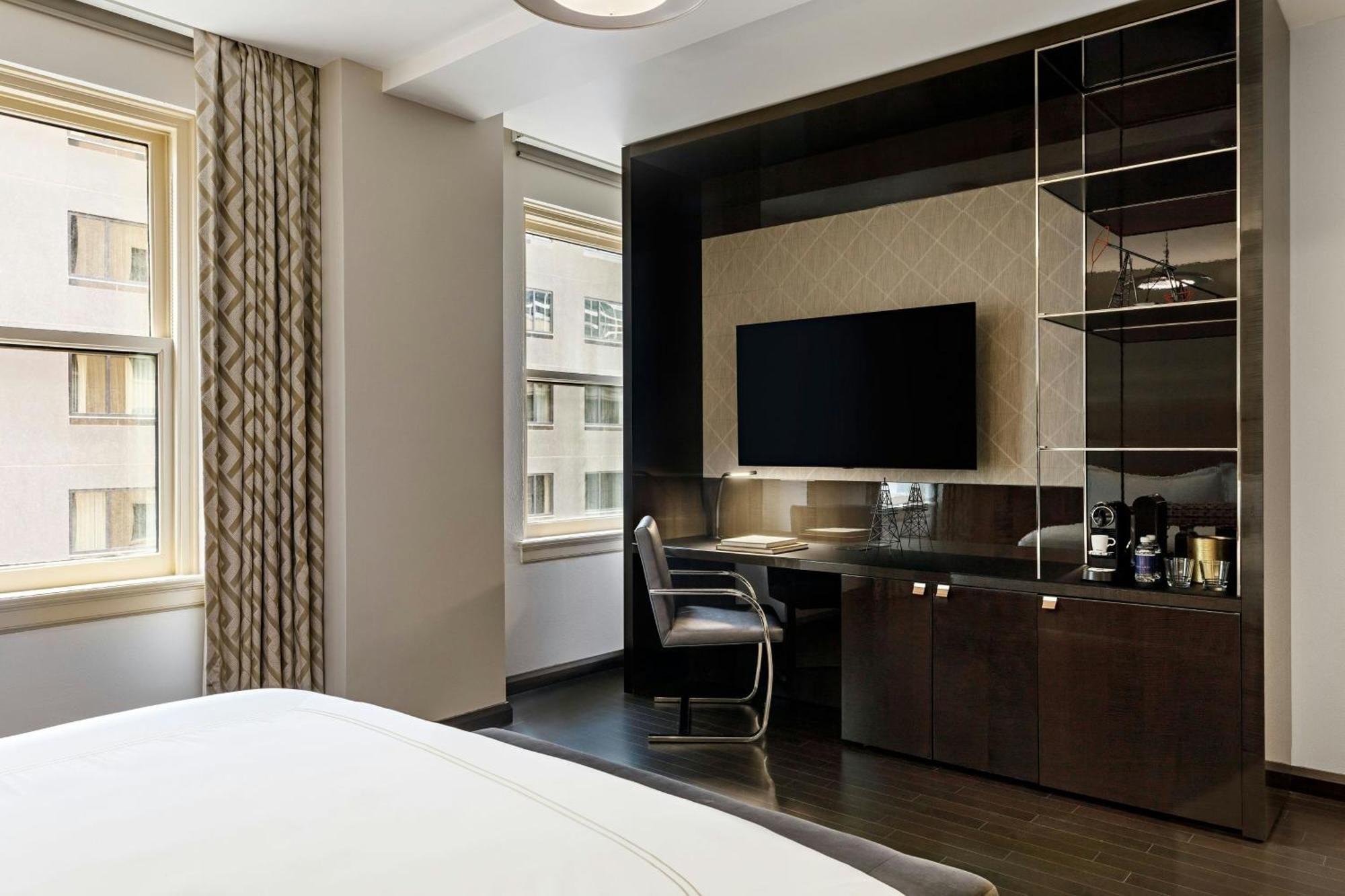 Guest Room, 1 King,1643218691:JPEG