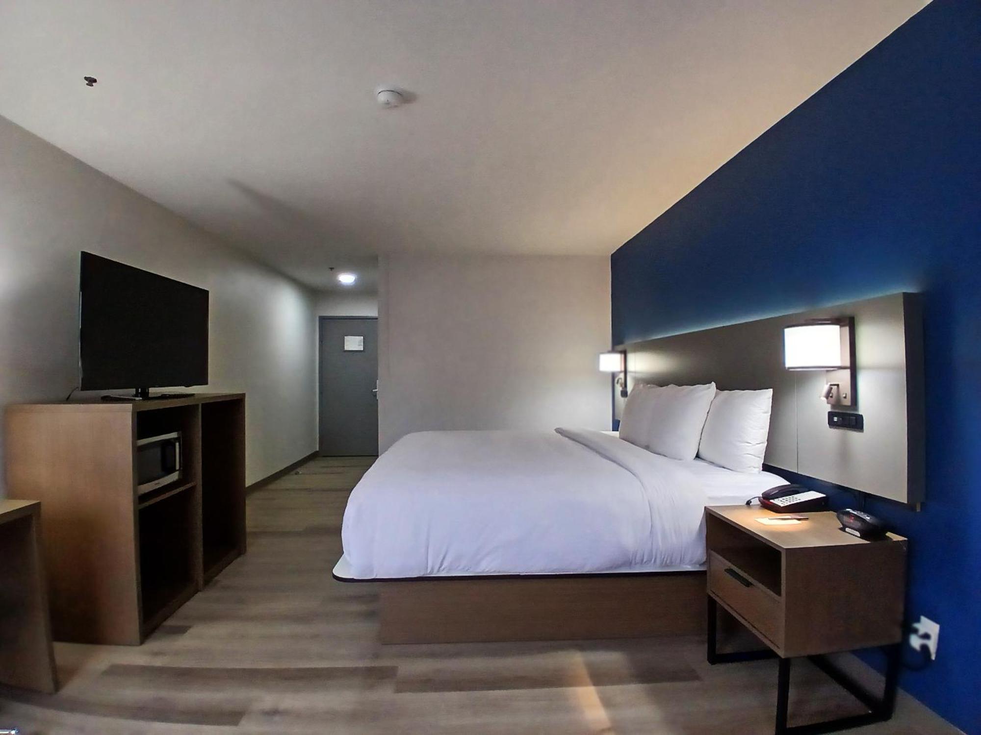 King Room - Disability Access/Non-Smoking