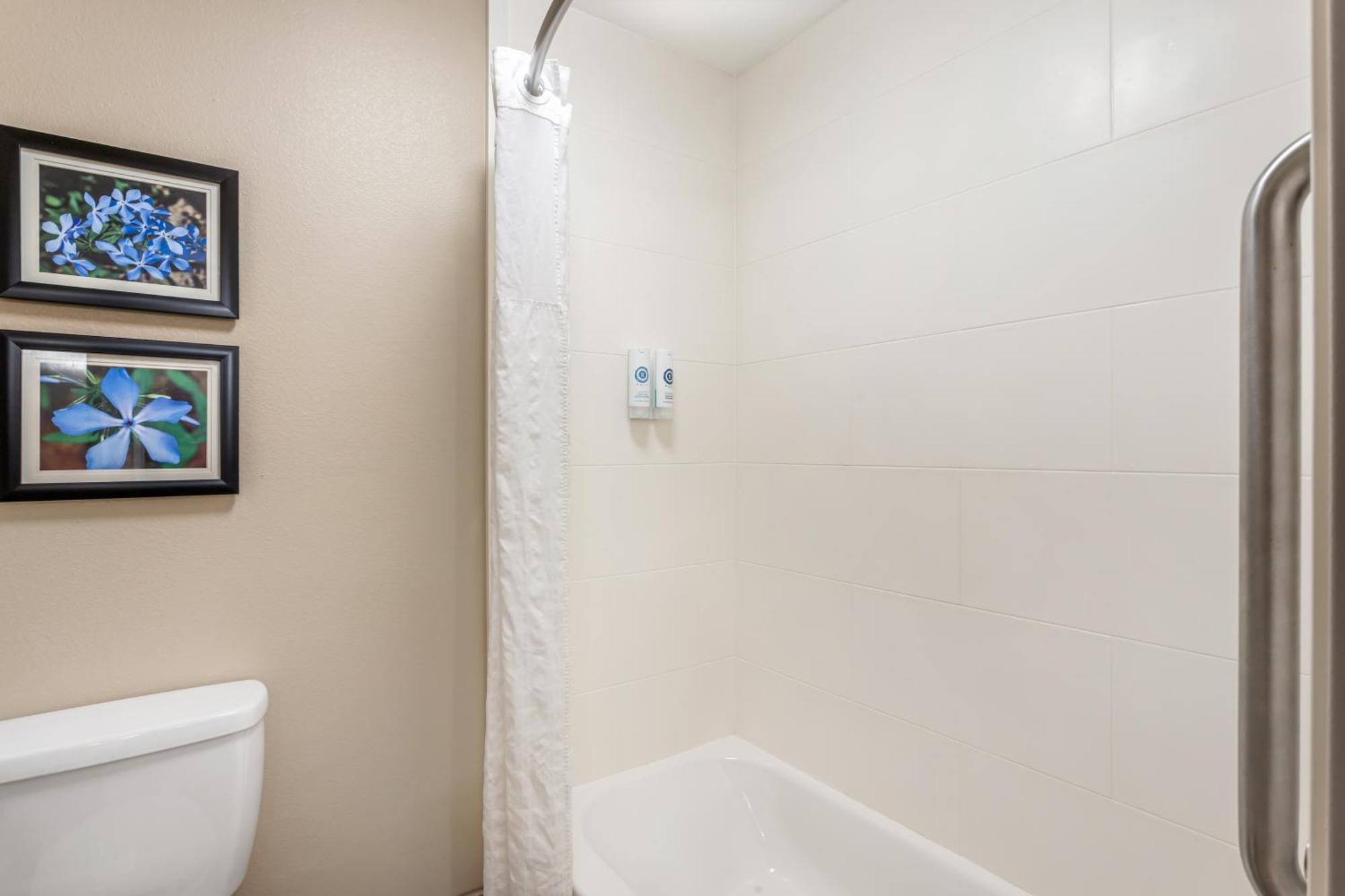 Queen Suite with Two Queen Beds - Non-Smoking
