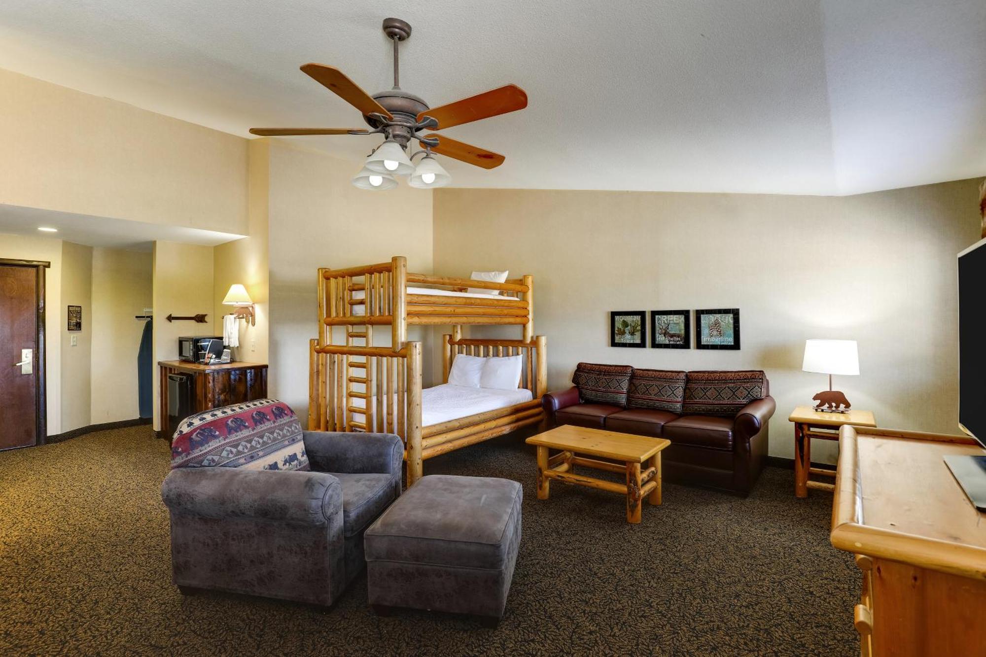 Family Suite,1658086739:JPEG
