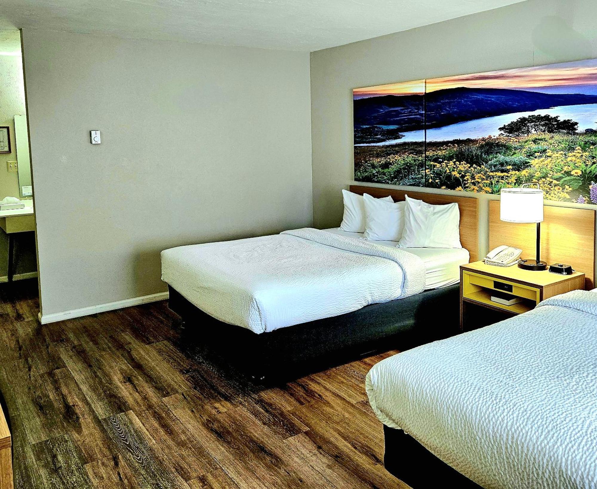 Queen Room with Two Queen Beds - Non-Smoking