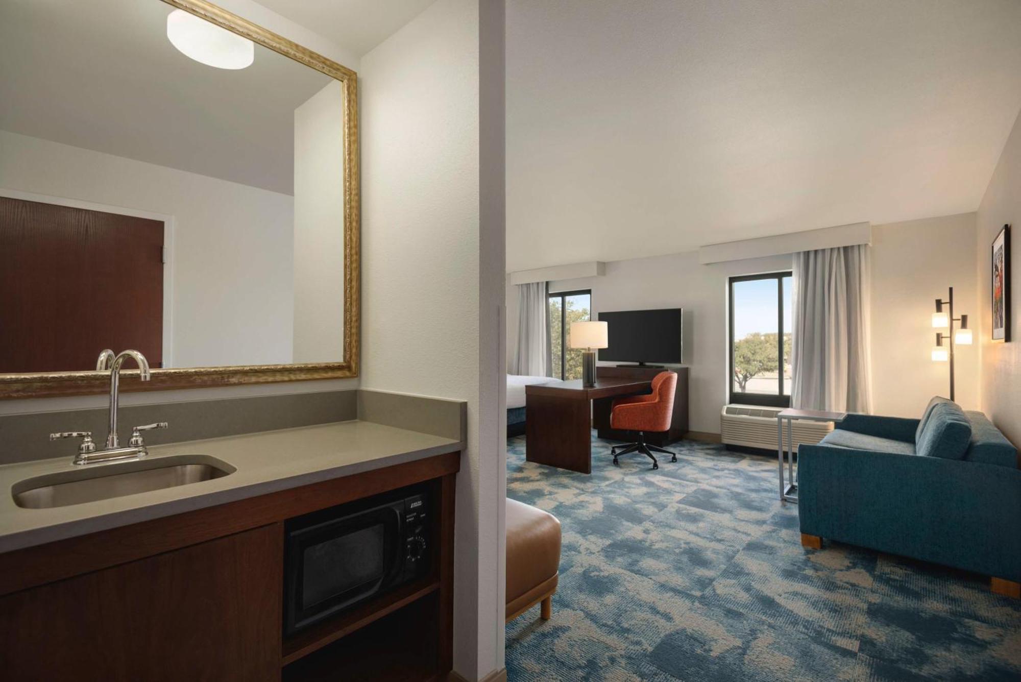 Queen Studio Suite with Two Queen Beds - Non-Smoking