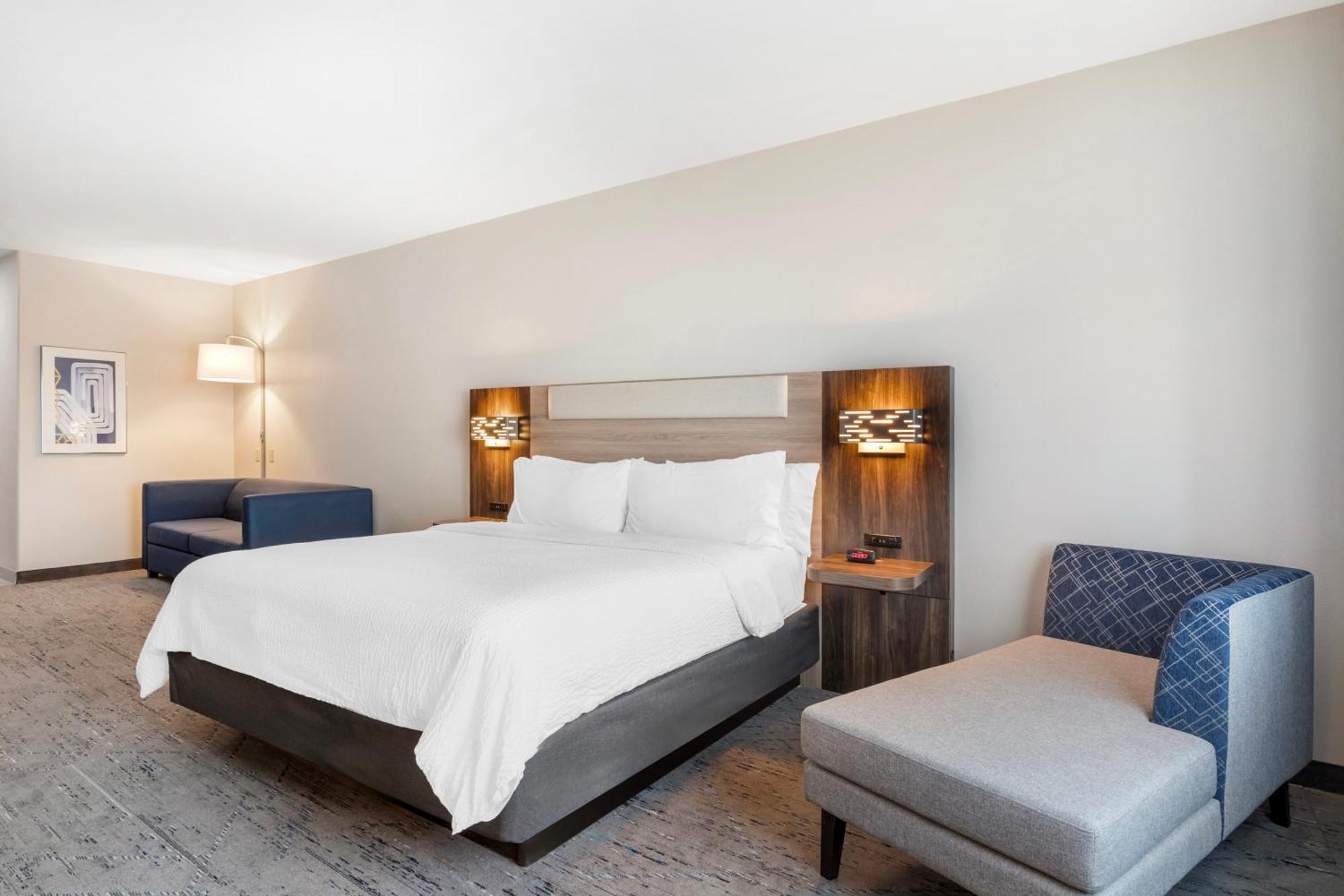 Premium King Room with Sofa