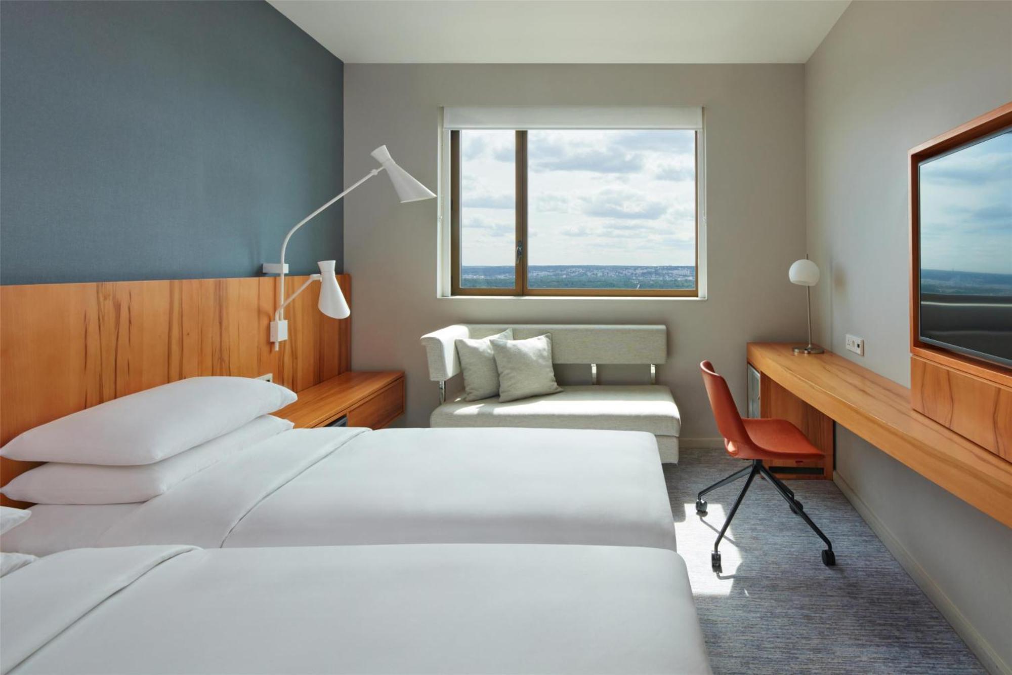 Deluxe Twin Room with Eiffel Tower View