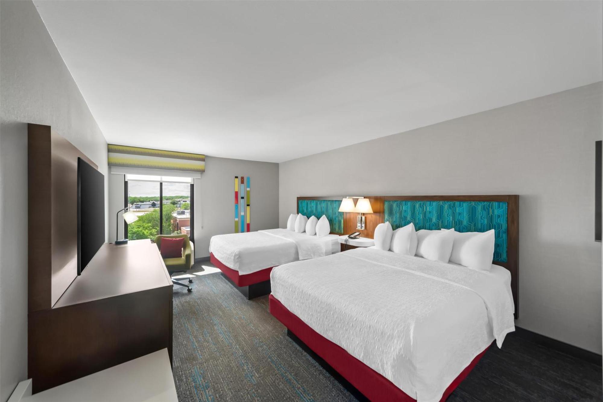 Queen Room with Two Queen Beds - Hearing Access