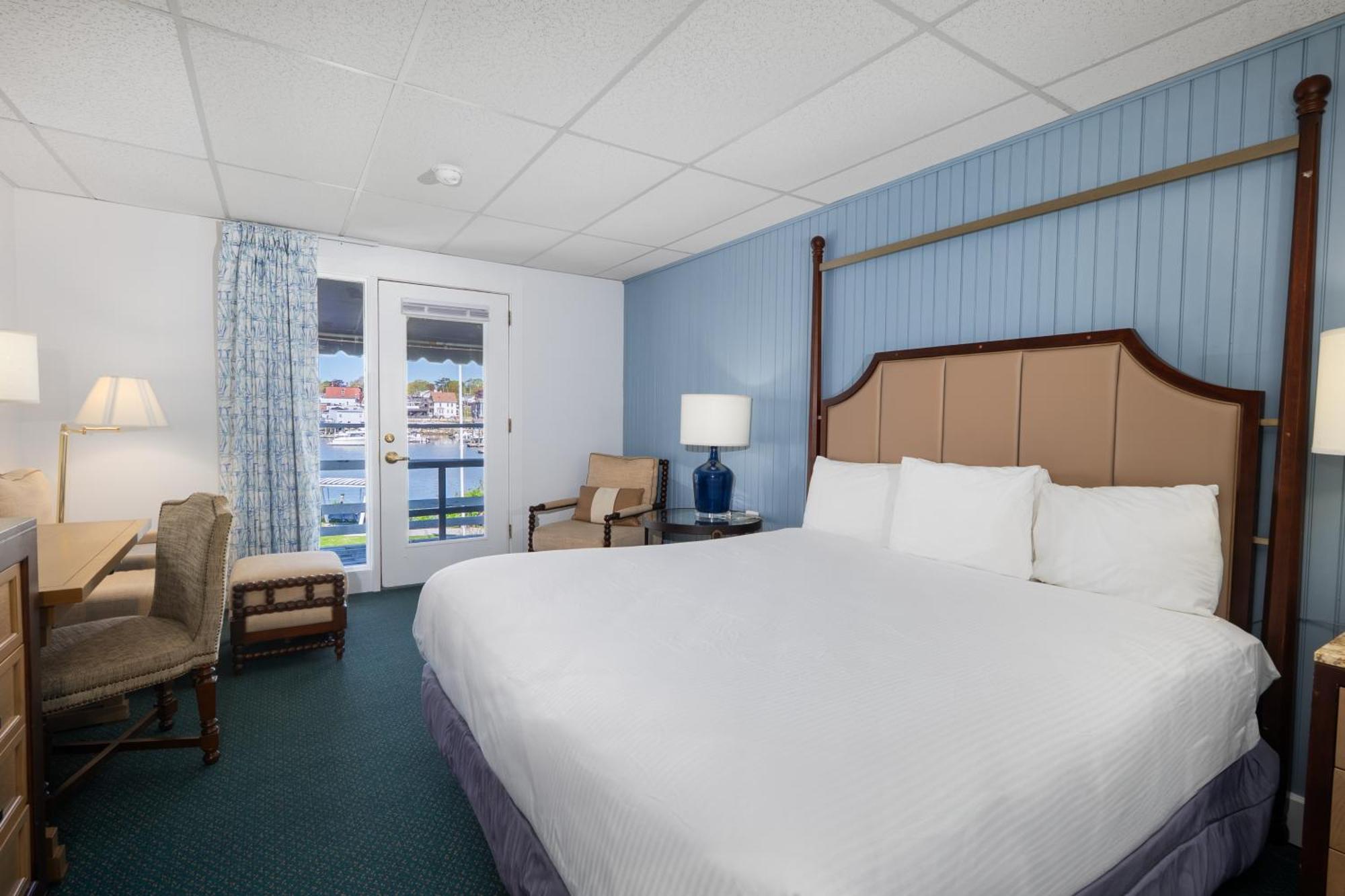 One King Bed Harbor View 2nd Floor