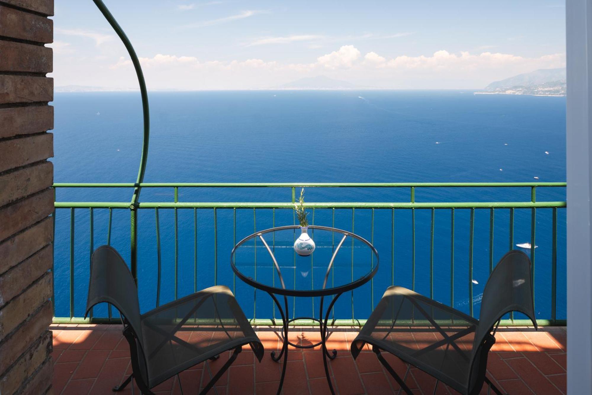 Vesuvio Suite,1687451045:JPEG