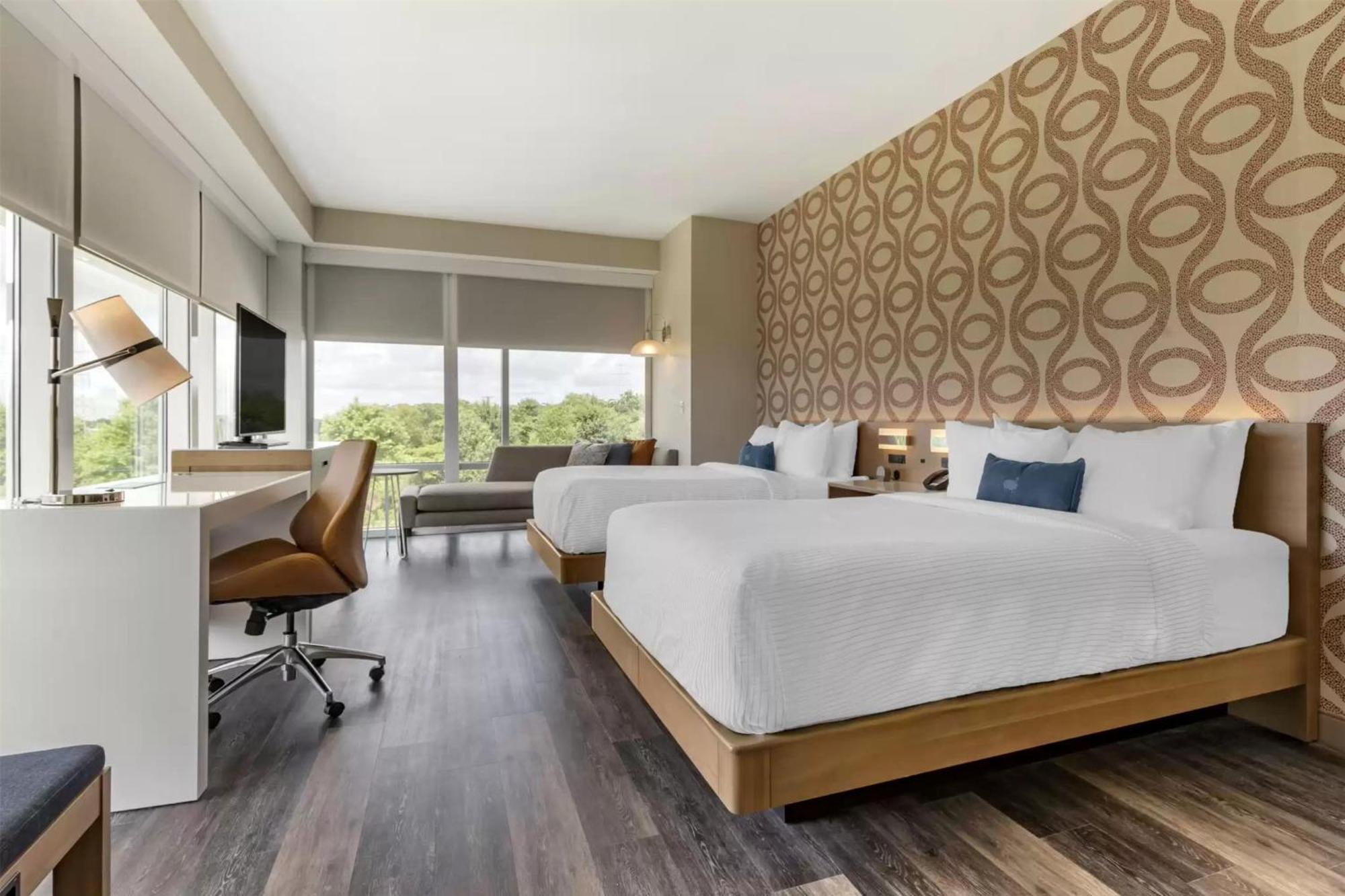 Corner Queen Room with Two Queen Beds
