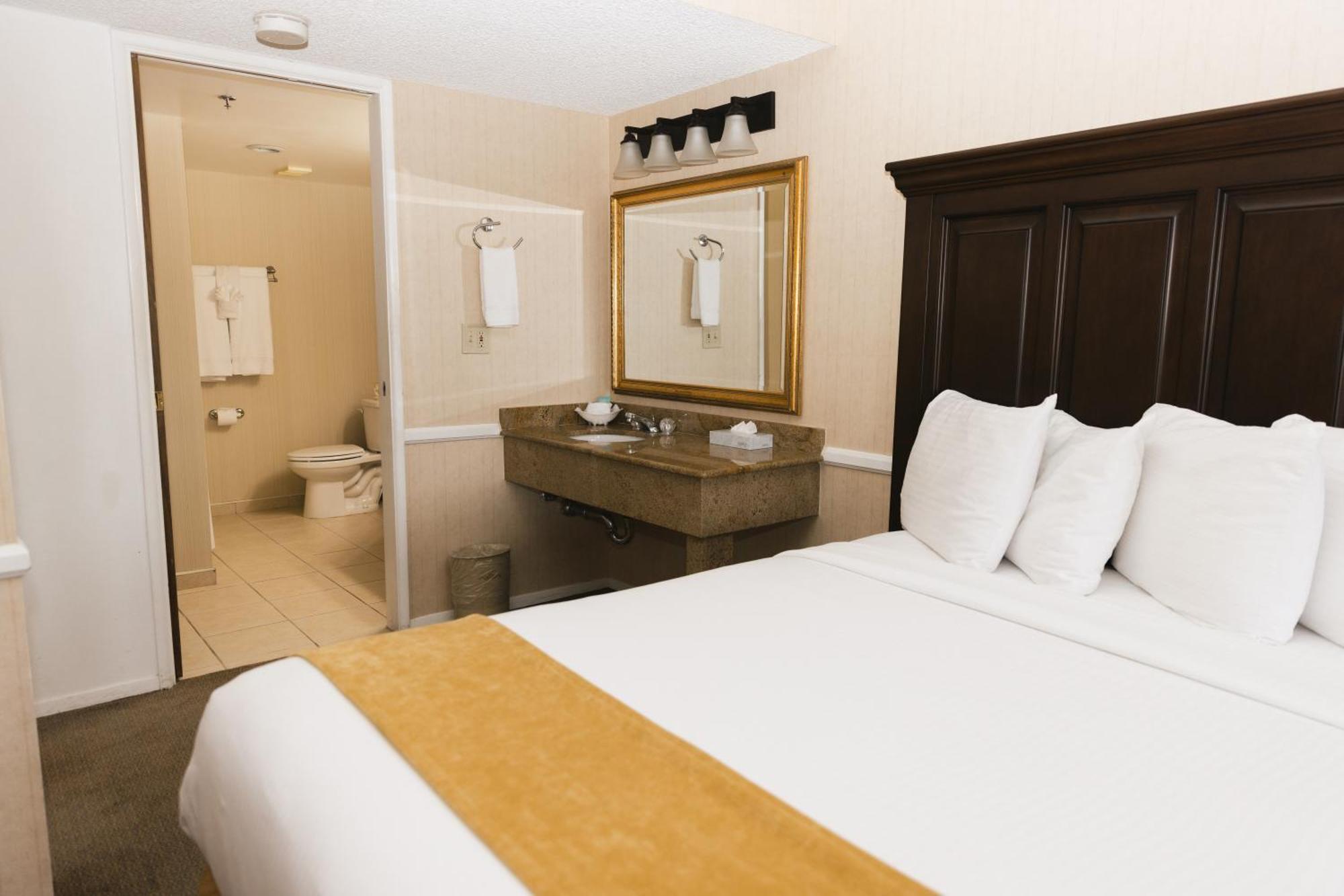 Executive Tower, Grand Suite, 2 Queen Beds,1698944906:JPEG