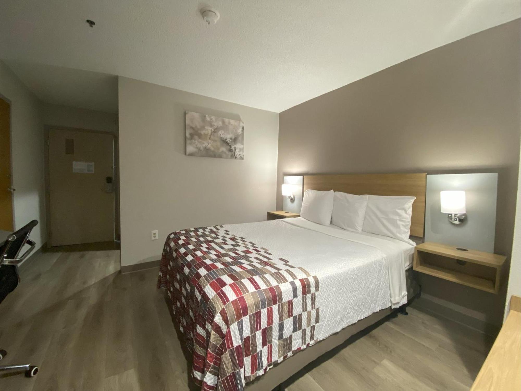 Deluxe Queen Bed Non-Smoking